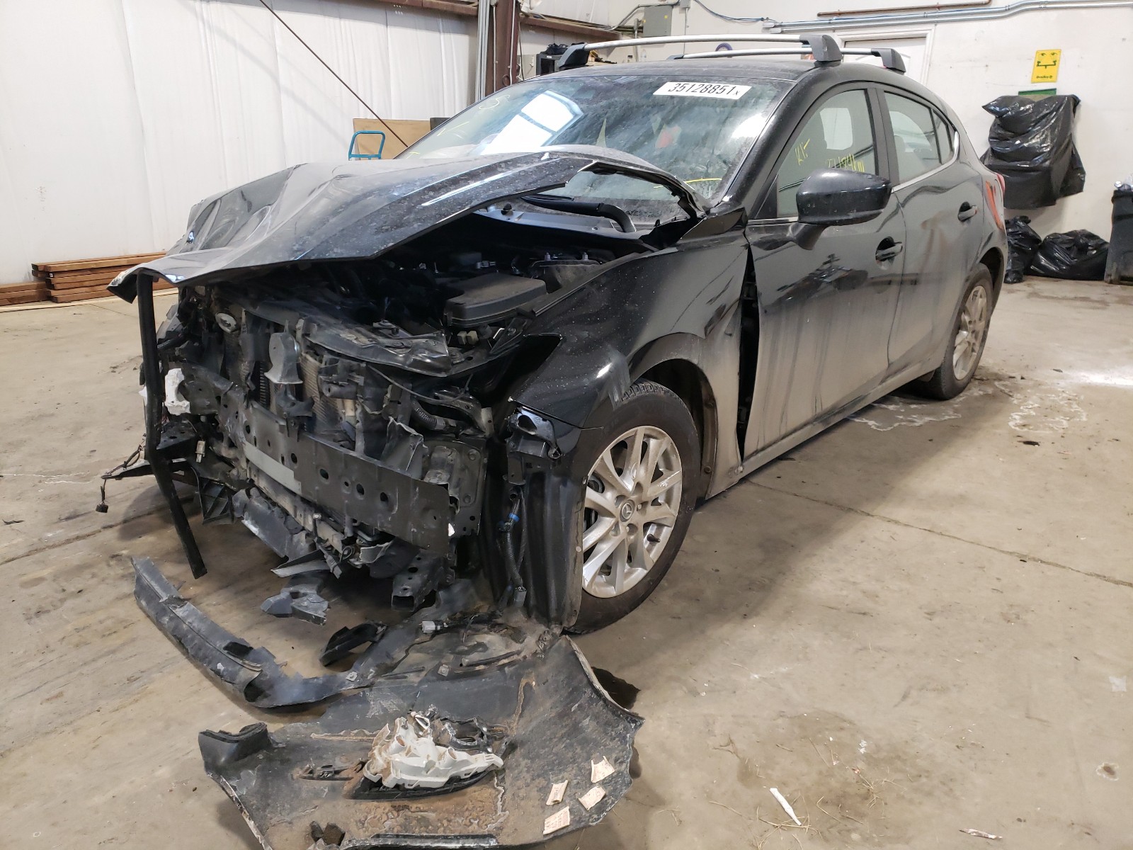 Photo 2 from auction – 2018 MAZDA 3 TOURING with VIN JM1BN1L72J1180585