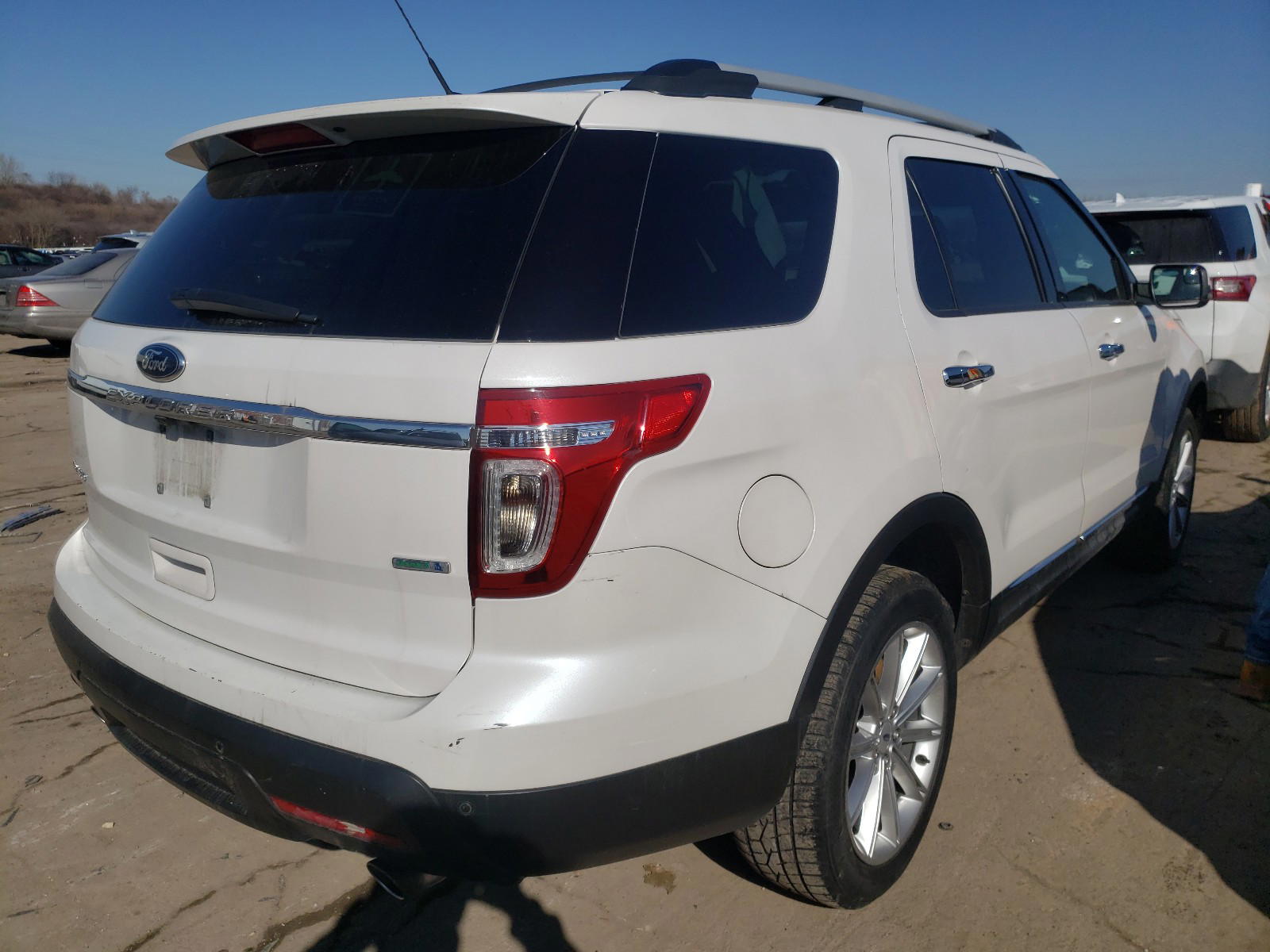 Photo 14 from auction – 2013 FORD EXPLORER L with VIN 1FM5K8F85DGB38041