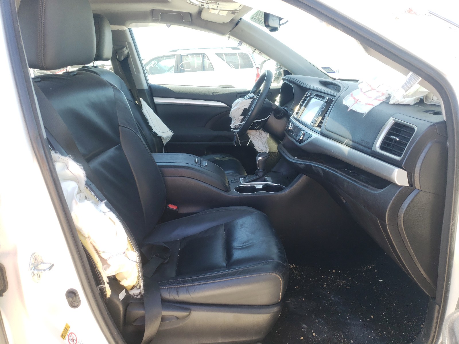 Zdjęcie 5 z aukcji – 2016 TOYOTA HIGHLANDER z VIN 5TDKKRFH9GS120780