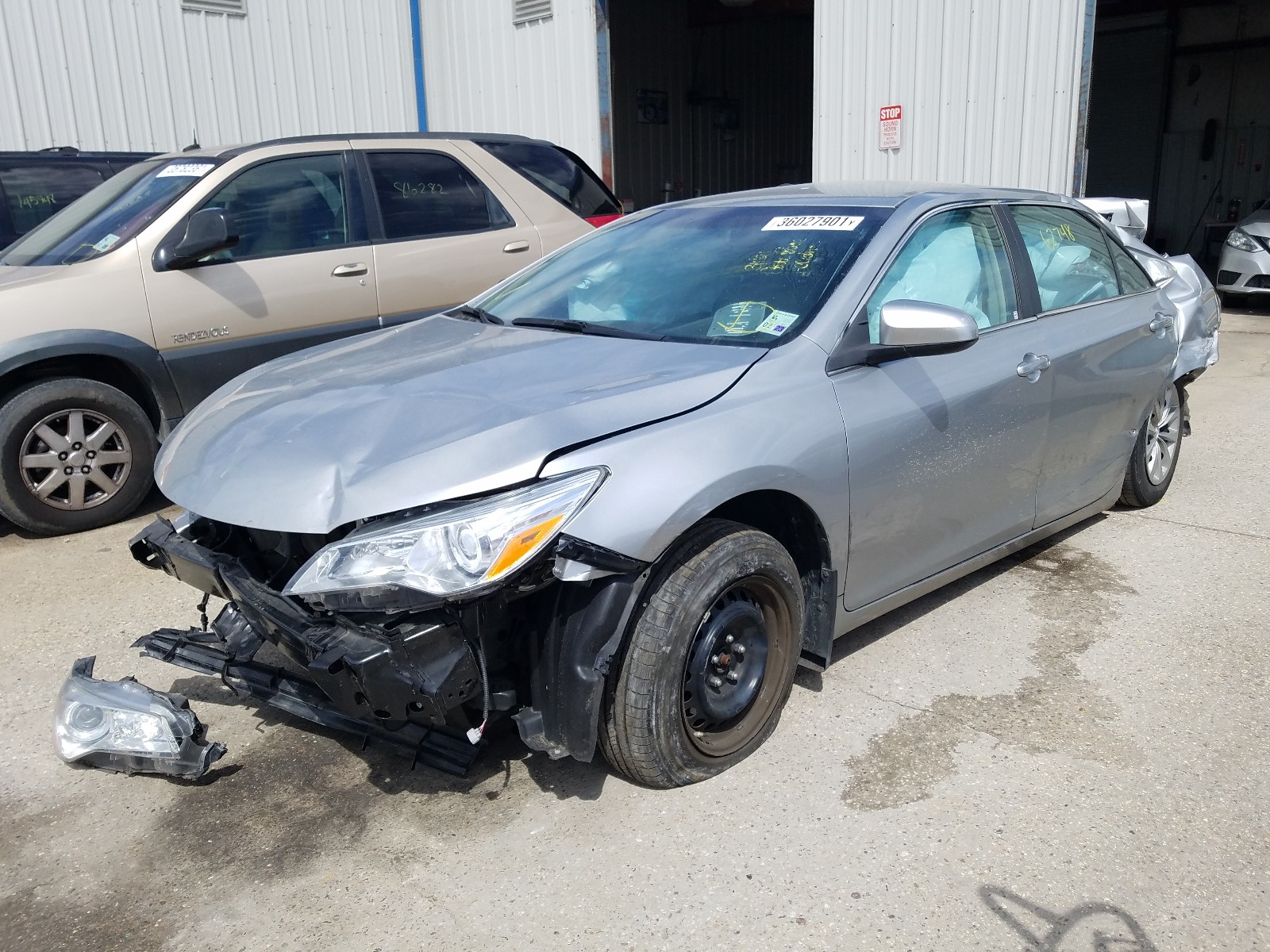 Photo 2 from auction – 2017 TOYOTA CAMRY LE with VIN 4T1BF1FK6HU333700