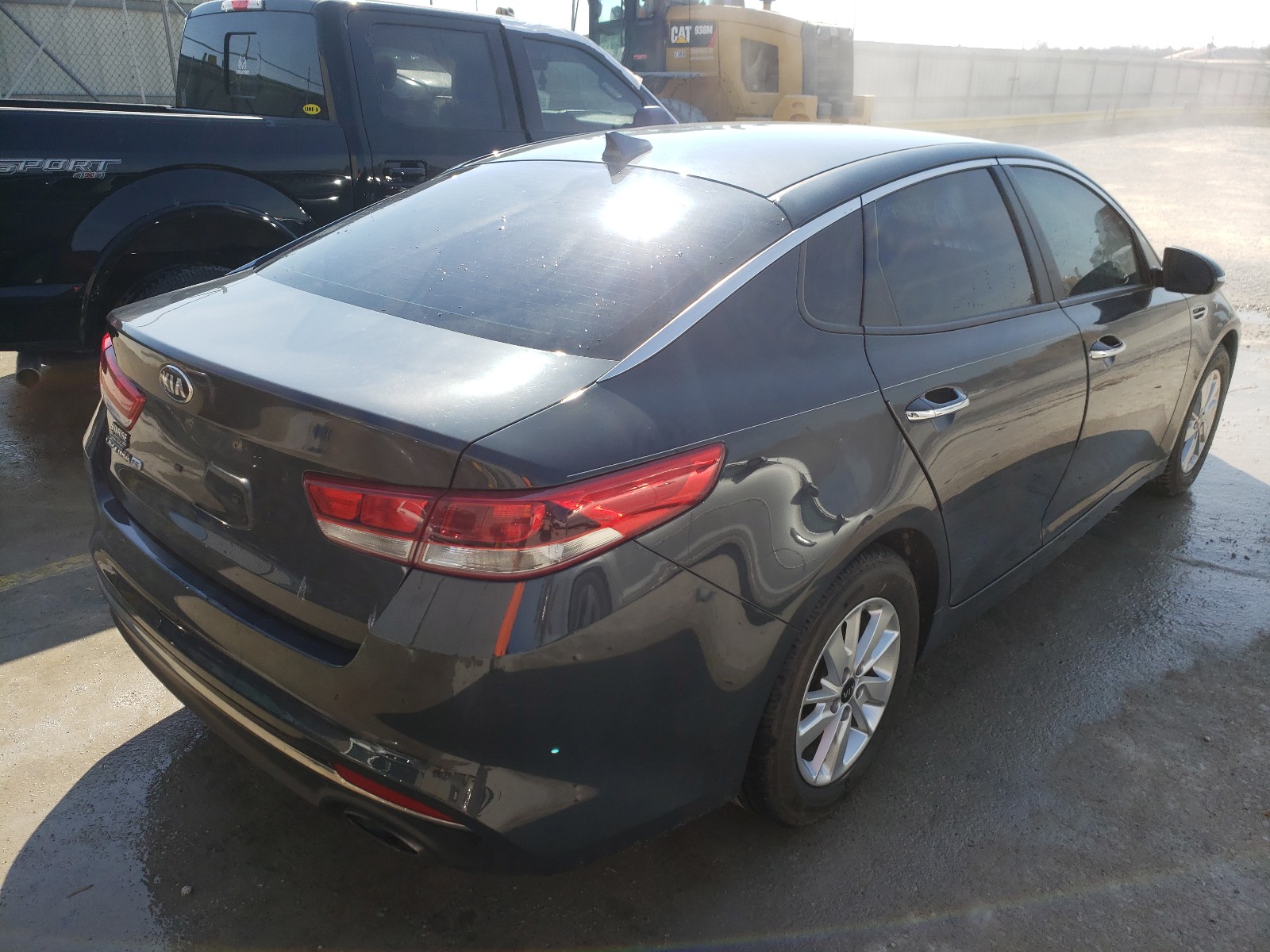 Photo 4 from auction – 2016 KIA OPTIMA LX with VIN KNAGT4L34G5071425