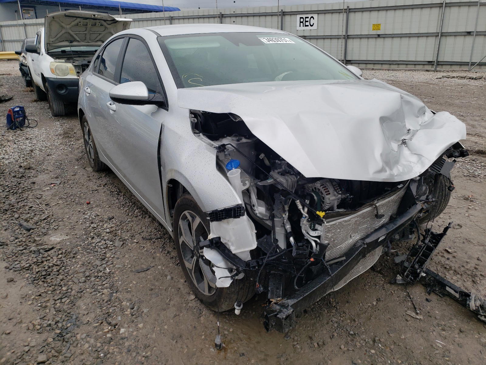 KIA FORTE FE 2020 with VIN 3KPF24AD9LE213926 - Photo from auction