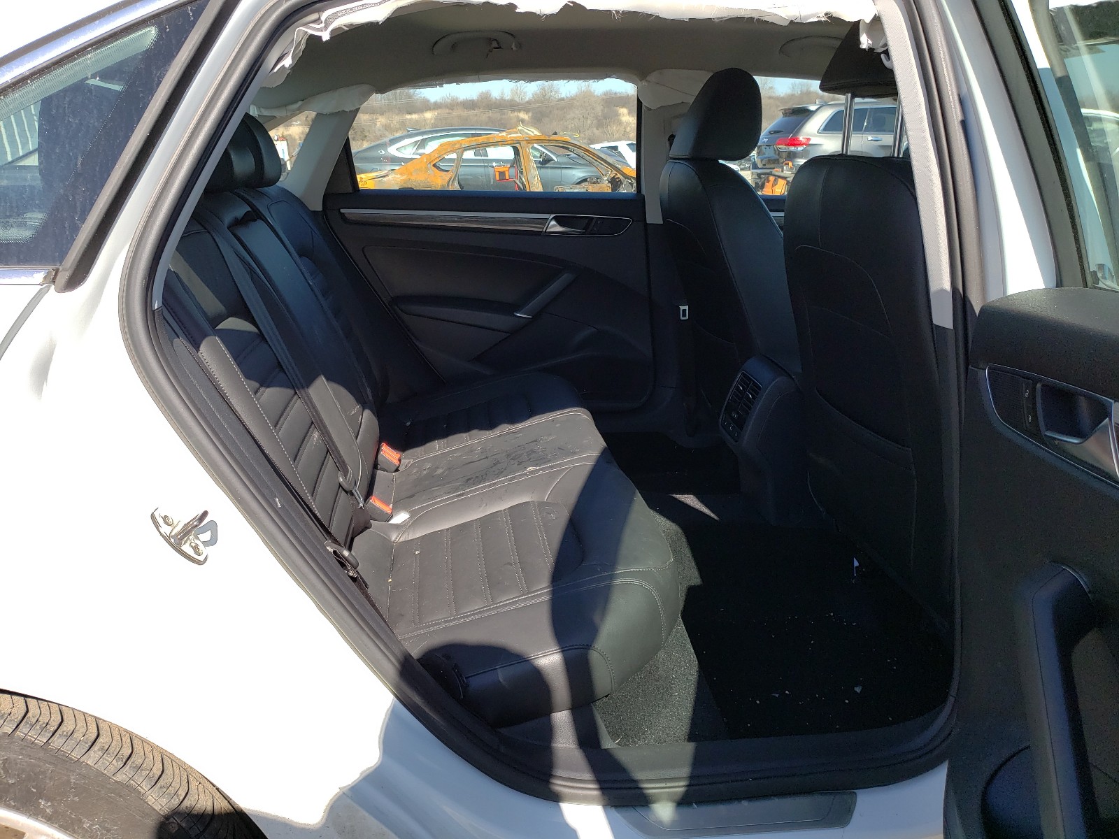 Photo 6 from auction – 2017 VOLKSWAGEN PASSAT SEL with VIN 1VWCT7A30HC075794