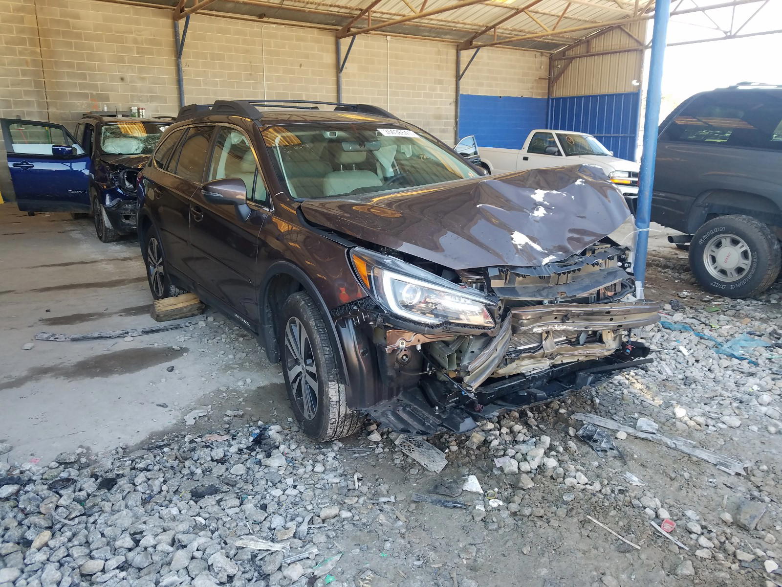 SUBARU OUTBACK 2. 2019 with VIN 4S4BSANC6K3313577 - Photo from auction