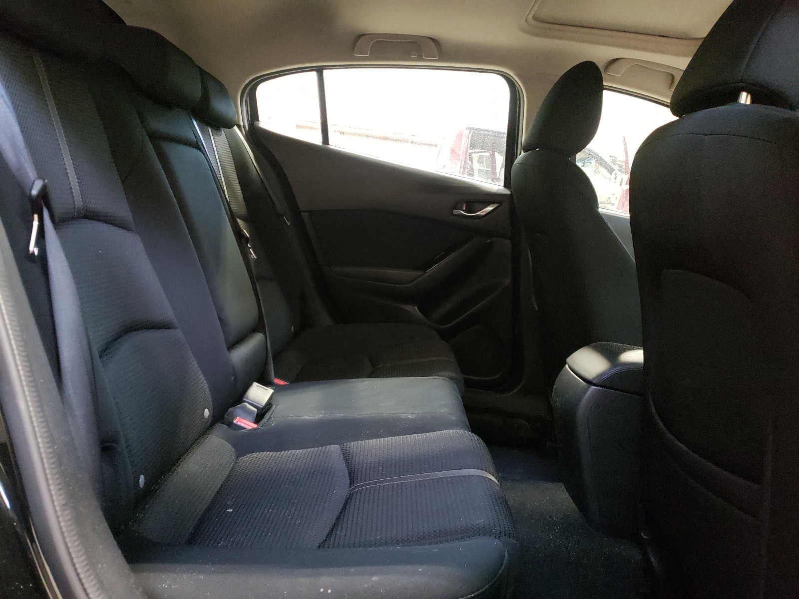 Photo 6 from auction – 2018 MAZDA 3 TOURING with VIN JM1BN1L72J1180585