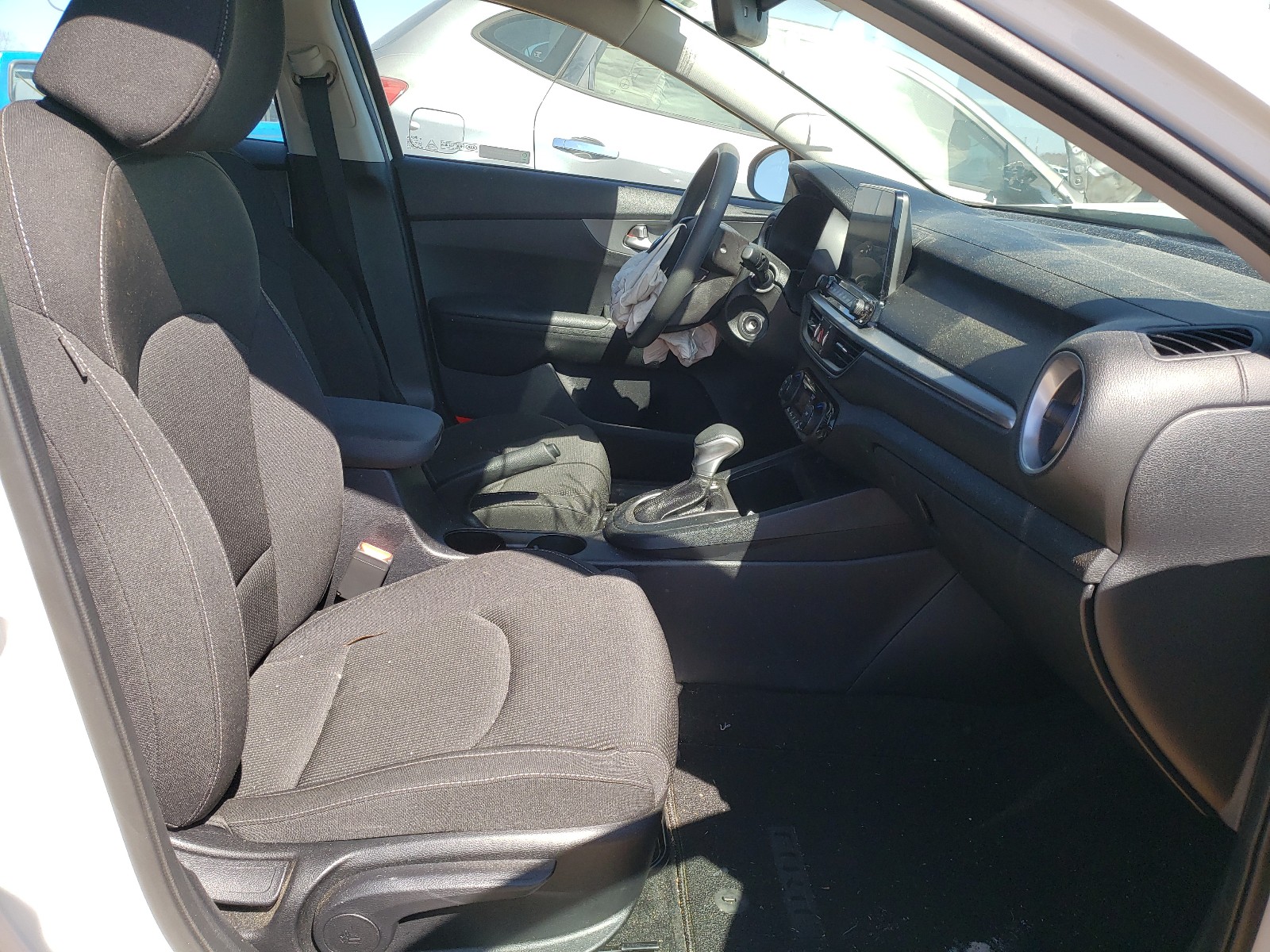 Photo 5 from auction – 2019 KIA FORTE FE with VIN 3KPF24AD0KE022622