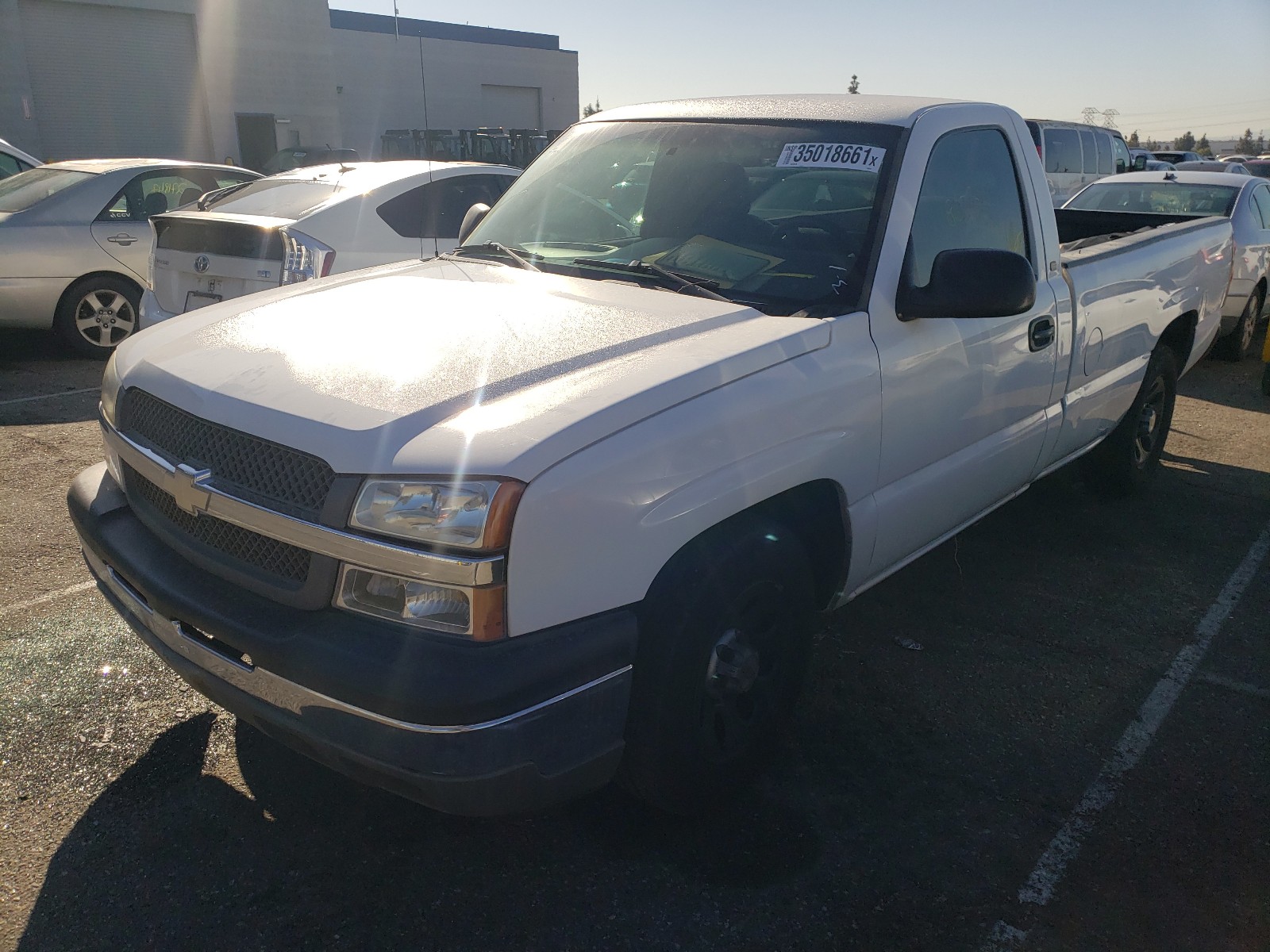 Photo 2 from auction – 2005 CHEVROLET SILVERADO with VIN 1GCEC14X75Z203643
