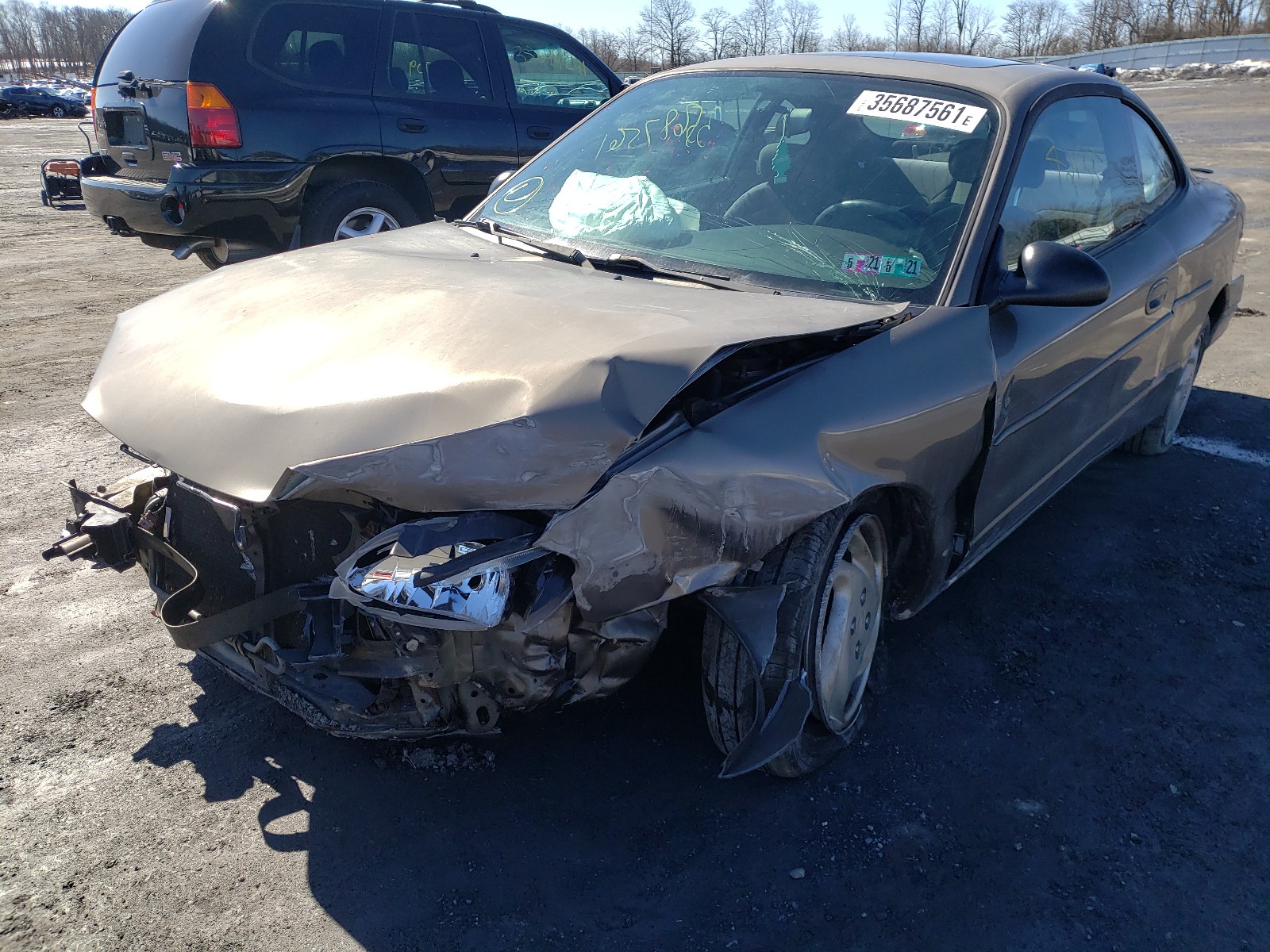 Photo 2 from auction – 2001 FORD ESCORT ZX2 with VIN 3FAFP11301R133577