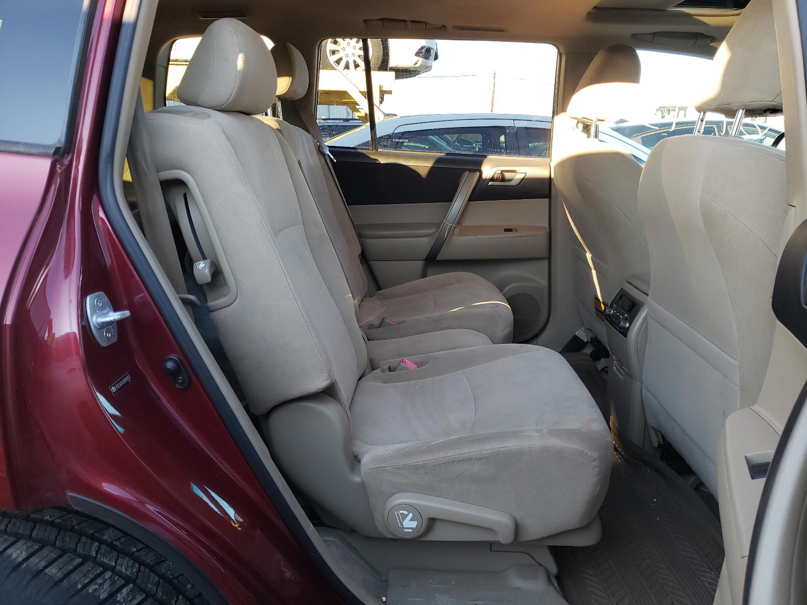 Photo 6 from auction – 2008 TOYOTA HIGHLANDER with VIN JTEES43A182080903
