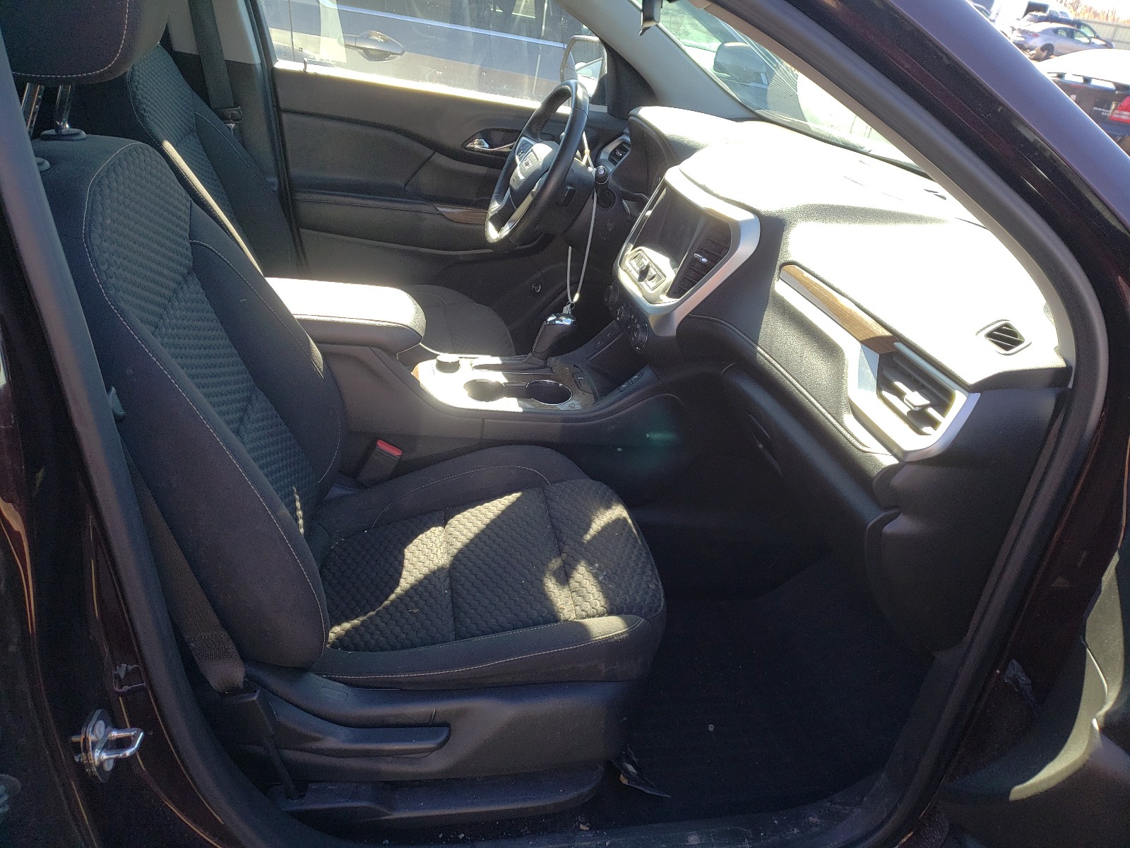 Photo 5 from auction – 2018 GMC ACADIA SLE with VIN 1GKKNLLS8JZ123605