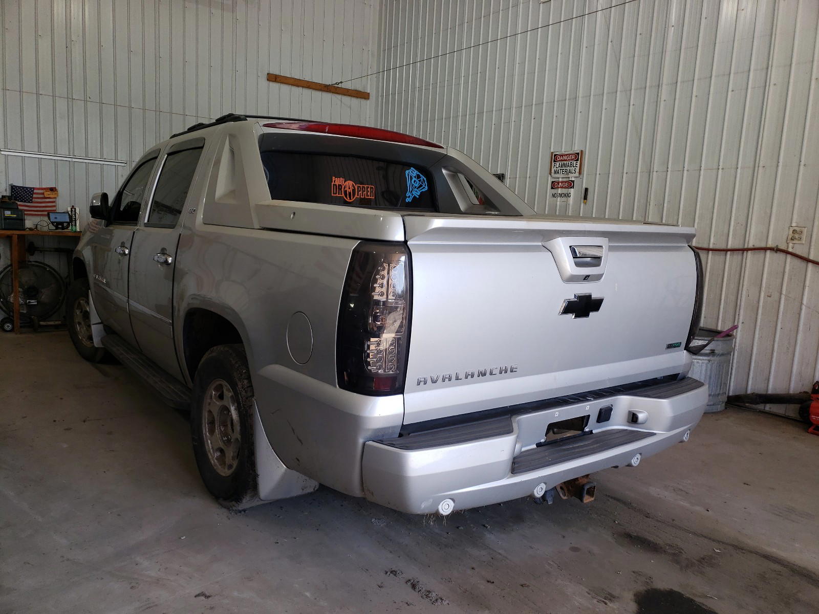 Photo 3 from auction – 2011 CHEVROLET AVALANCHE with VIN 3GNTKGE36BG283142