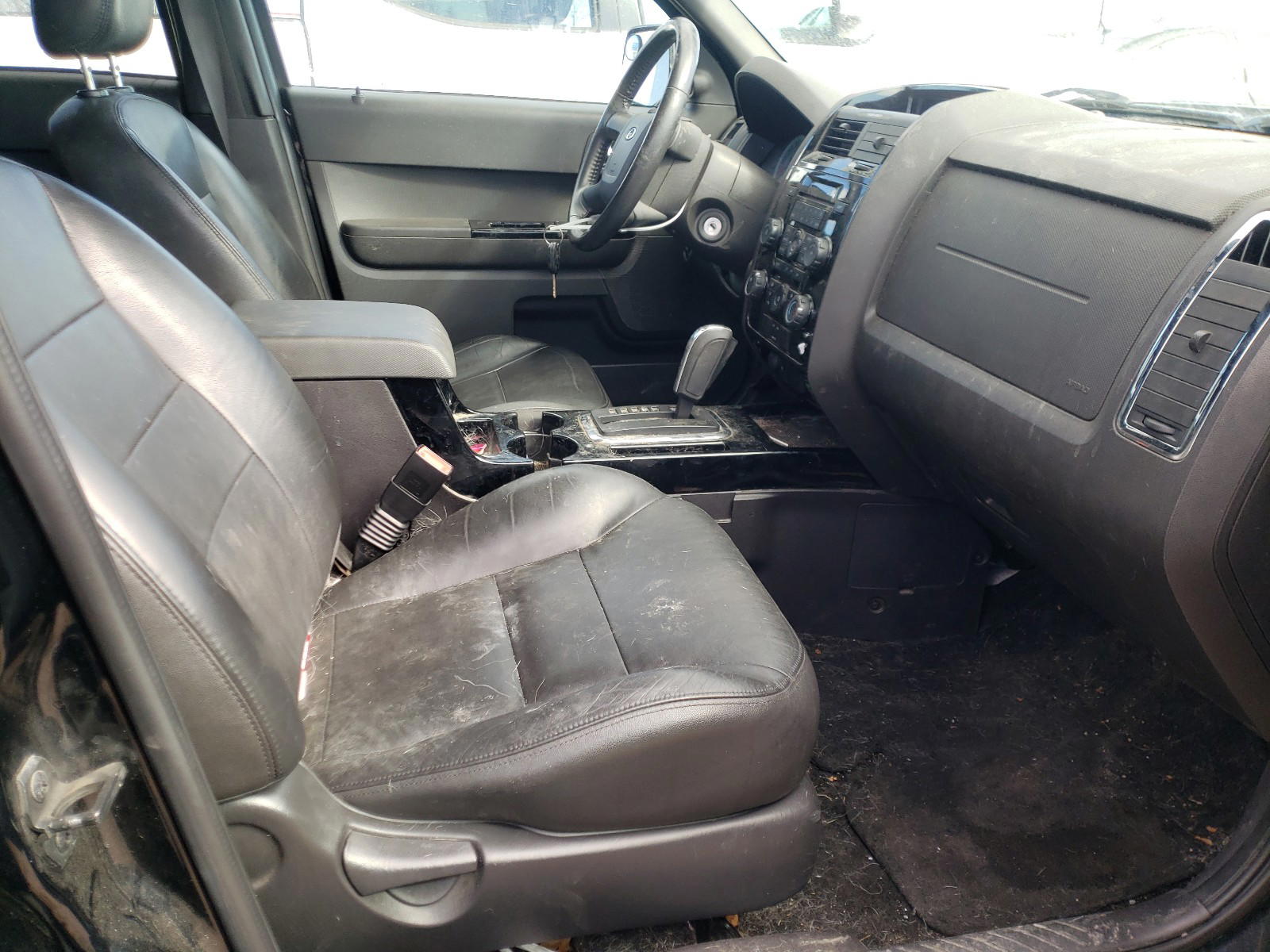 Photo 5 from auction – 2008 FORD ESCAPE LIM with VIN 1FMCU04168KB02404