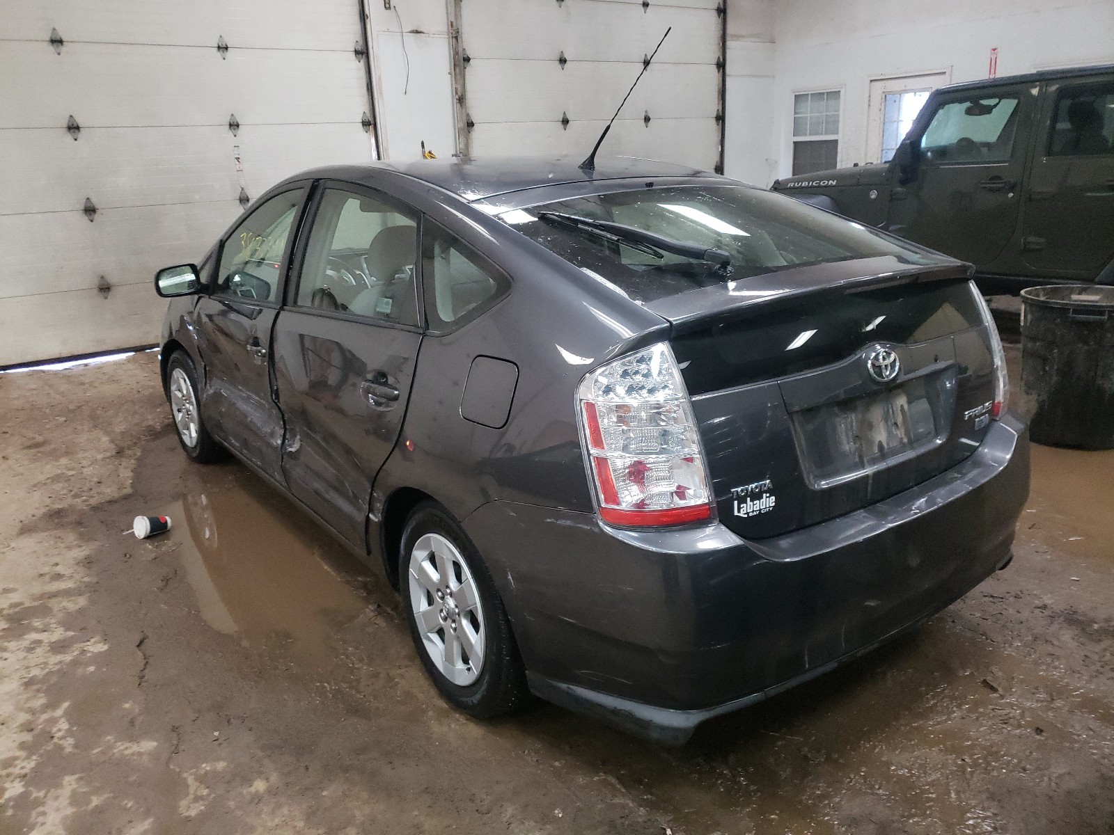 Photo 3 from auction – 2008 TOYOTA PRIUS with VIN JTDKB20U083370196
