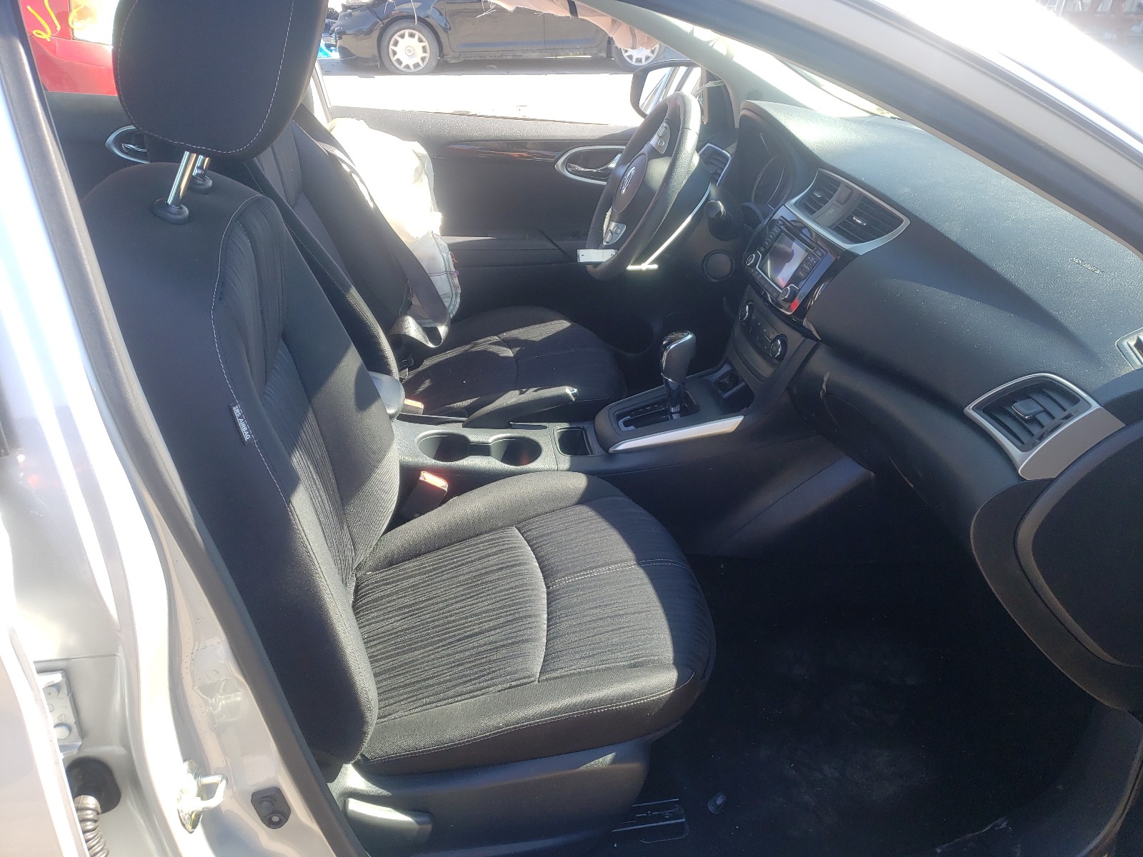 Photo 5 from auction – 2017 NISSAN SENTRA S with VIN 3N1AB7AP8HY337779