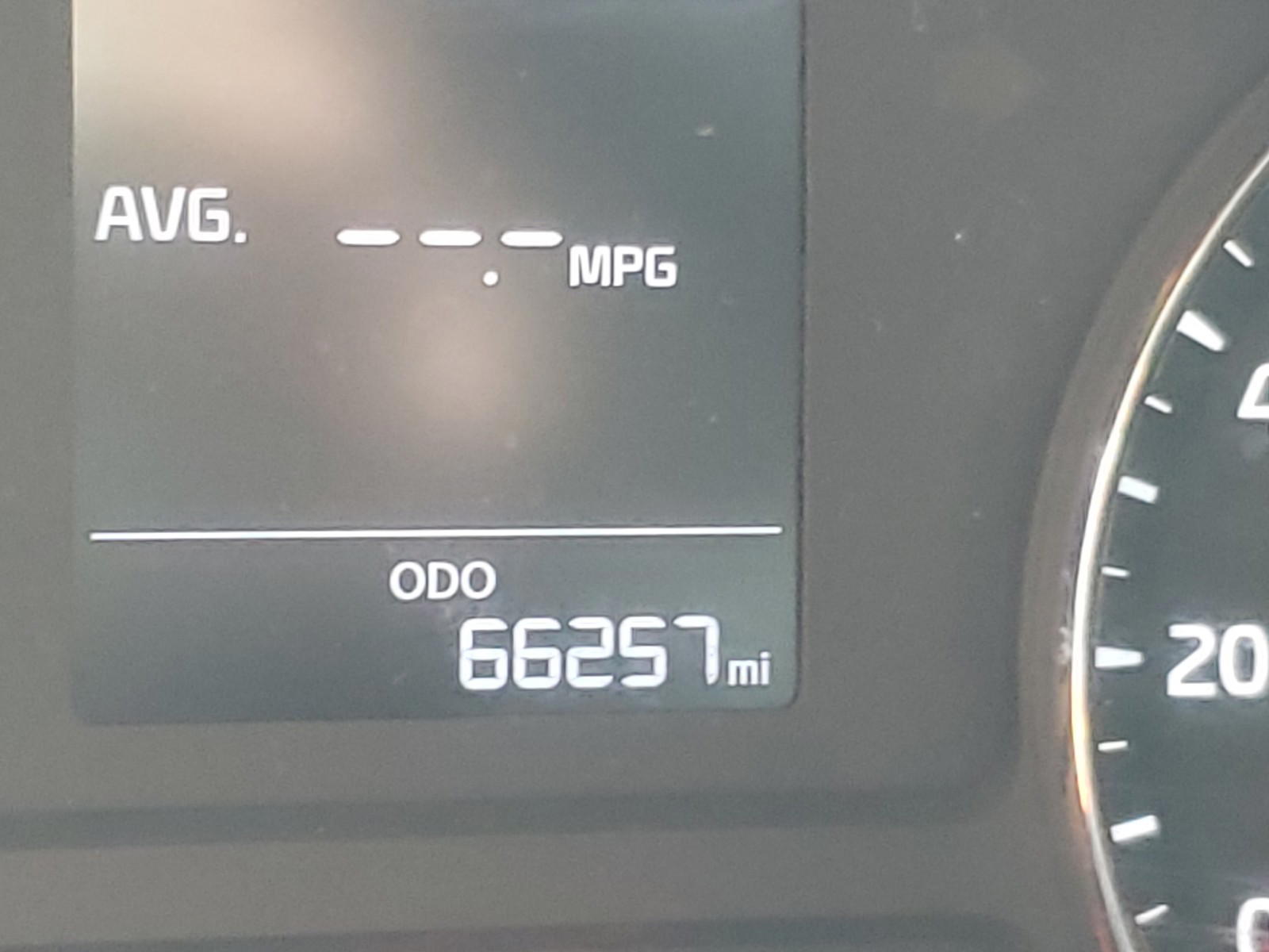 Photo 8 from auction – 2017 KIA FORTE LX with VIN 3KPFK4A71HE089684