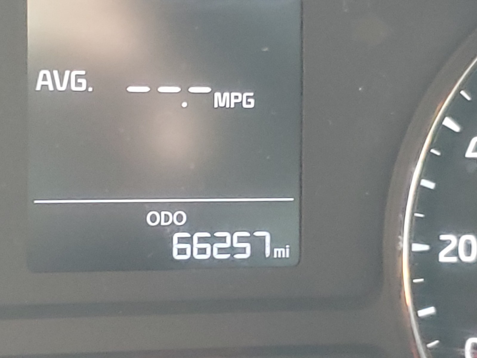 Zdjęcie 8 z aukcji – 2017 KIA FORTE LX z VIN 3KPFK4A71HE089684