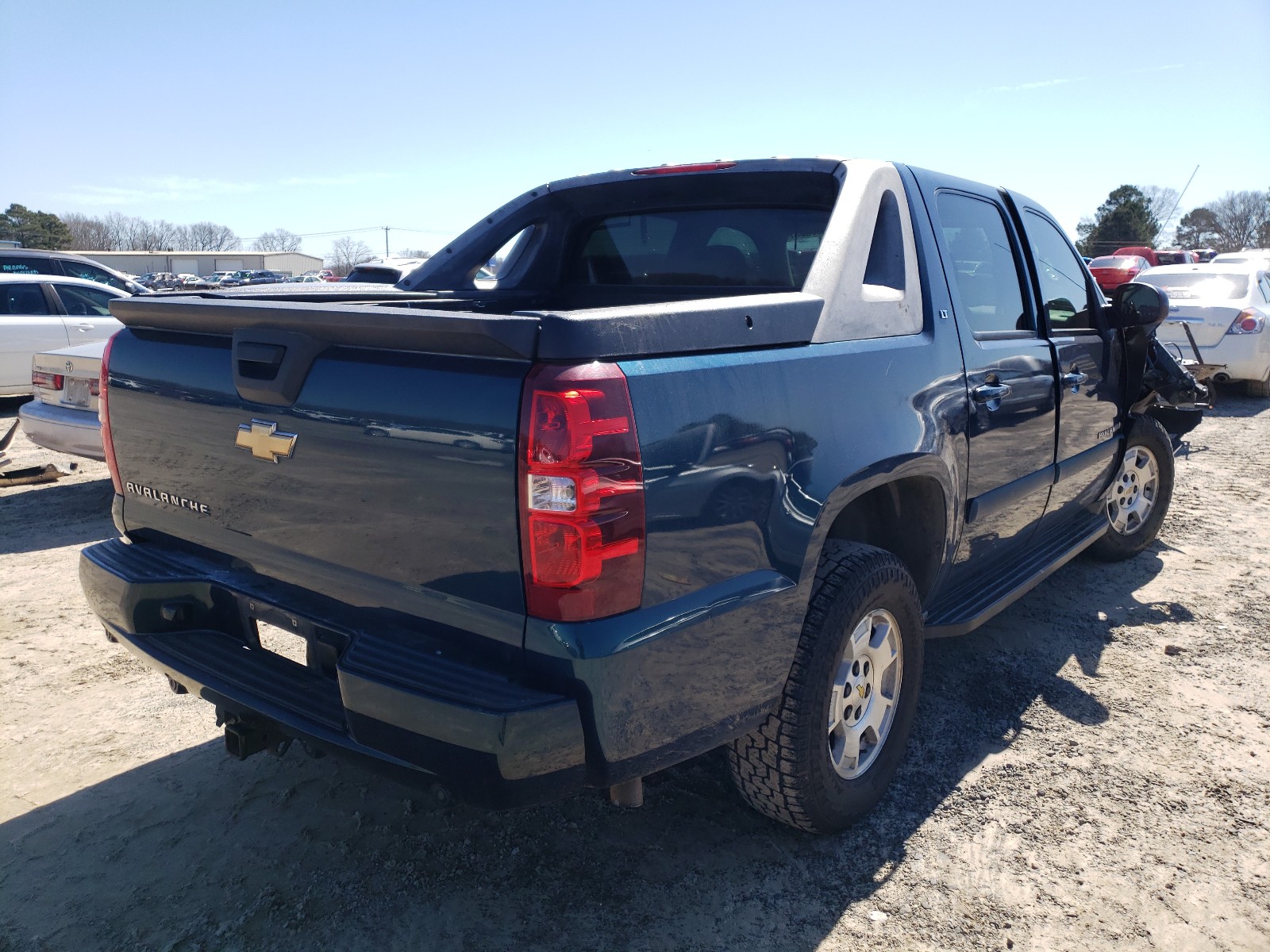 Photo 4 from auction – 2007 CHEVROLET AVALANCHE with VIN 3GNEC12077G119967