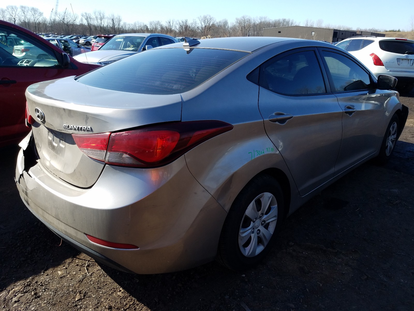 Photo 4 from auction – 2016 HYUNDAI ELANTRA SE with VIN 5NPDH4AE2GH690116