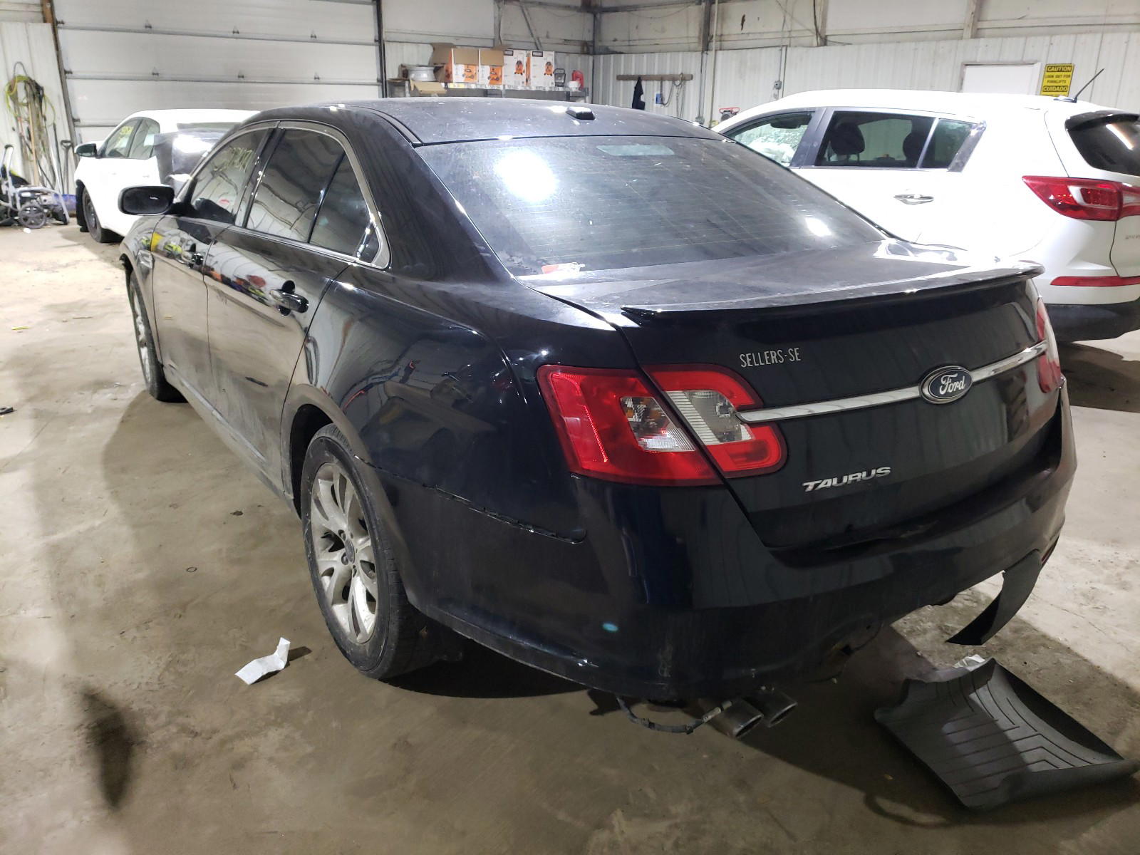 Photo 3 from auction – 2011 FORD TAURUS SEL with VIN 1FAHP2EW4BG185418