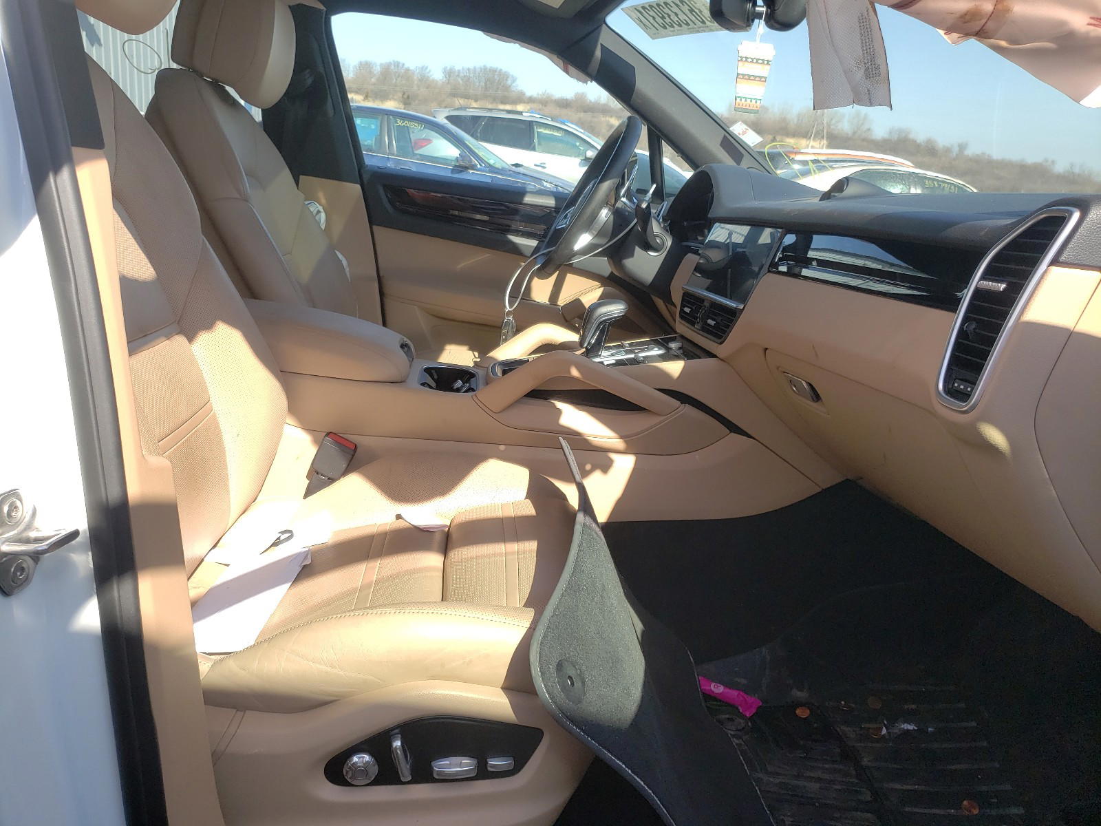 Photo 5 from auction – 2019 PORSCHE CAYENNE with VIN WP1AA2AY5KDA16948