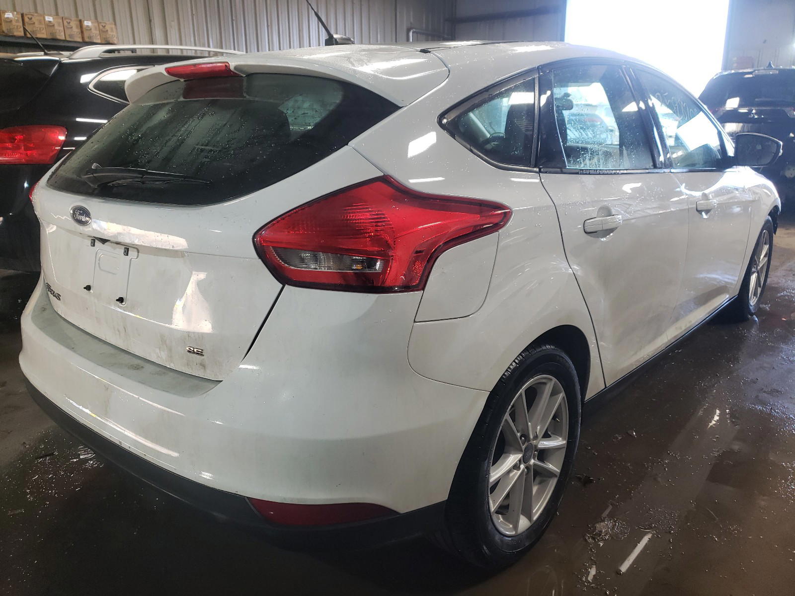 Photo 4 from auction – 2017 FORD FOCUS SE with VIN 1FADP3K27HL267326