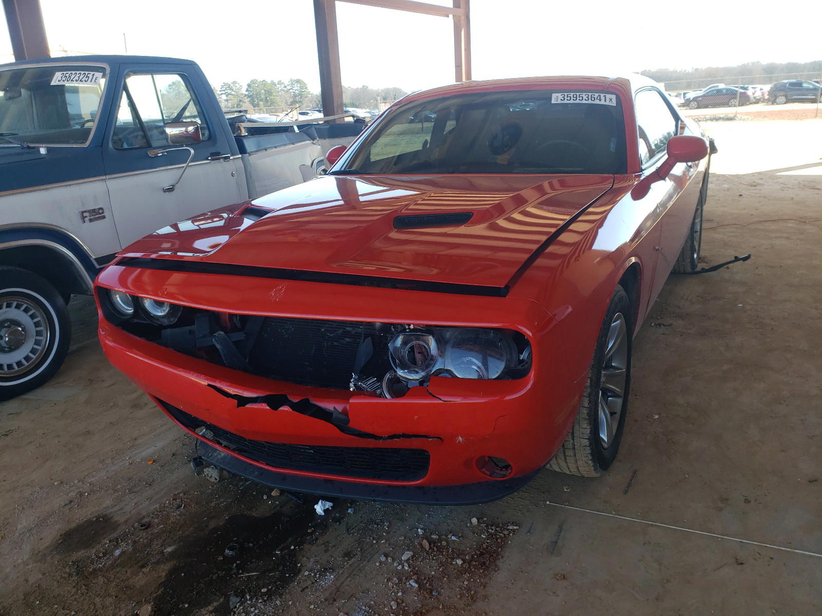 Photo 2 from auction – 2015 DODGE CHALLENGER with VIN 2C3CDZAG1FH855087