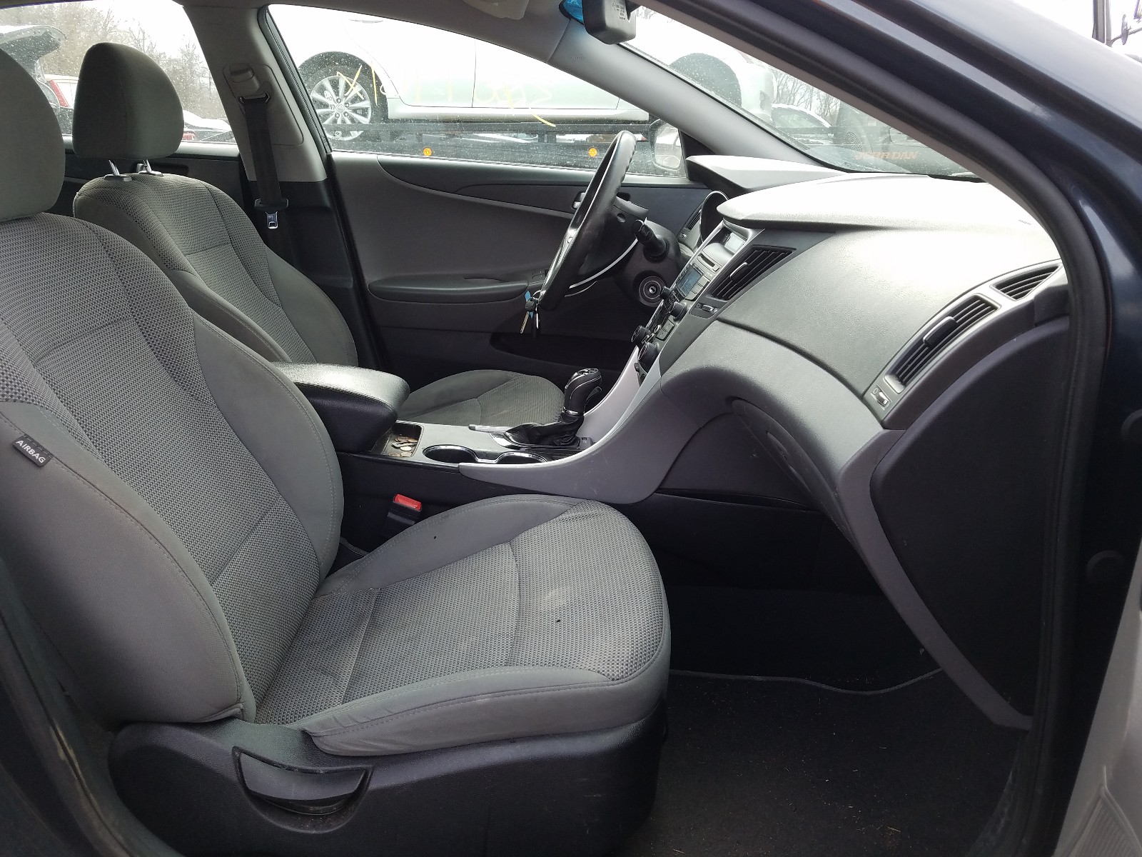 Photo 5 from auction – 2013 HYUNDAI SONATA GLS with VIN 5NPEB4AC8DH641728