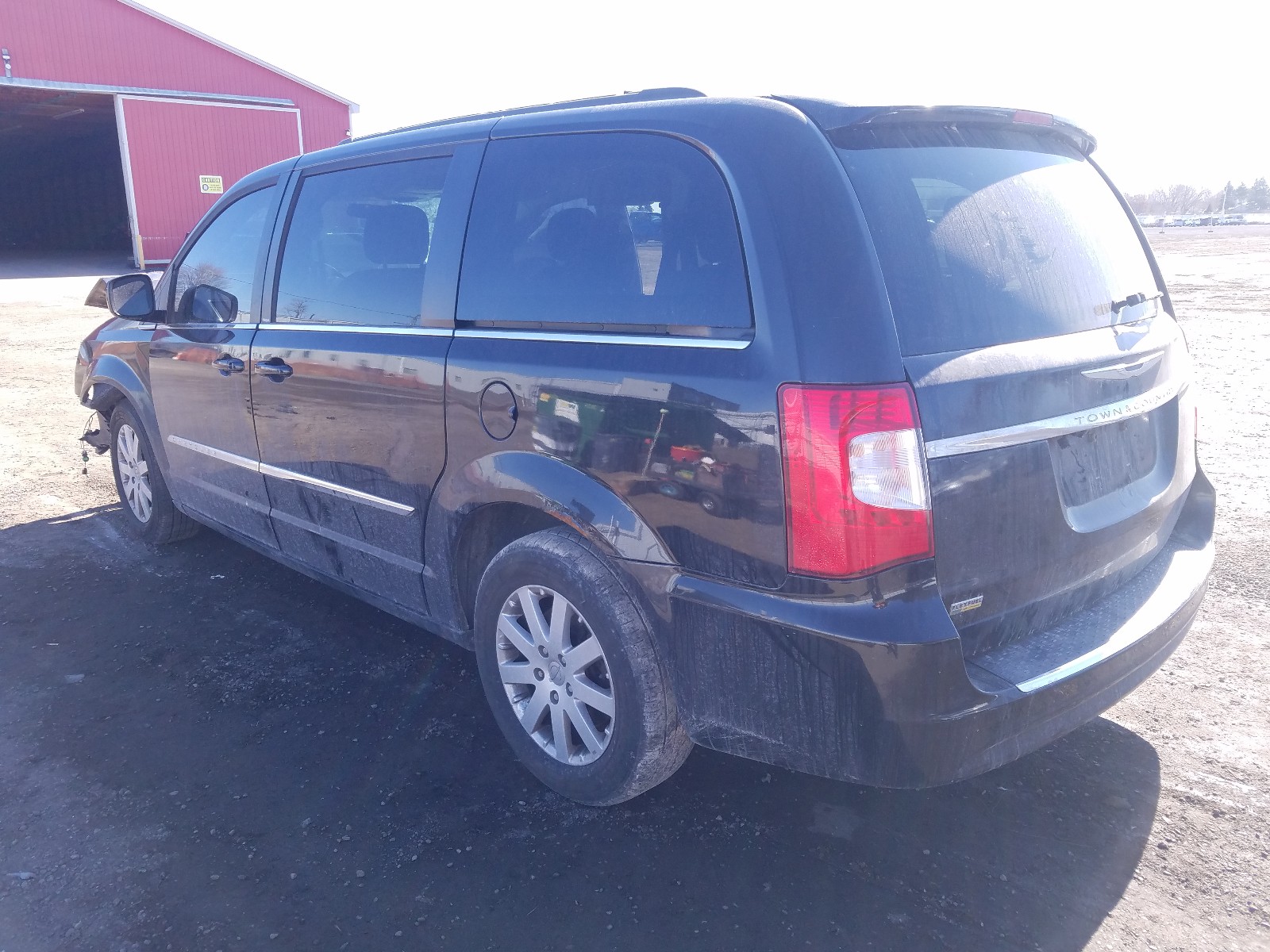 Photo 3 from auction – 2014 CHRYSLER TOWN & COU with VIN 2C4RC1BG1ER115072
