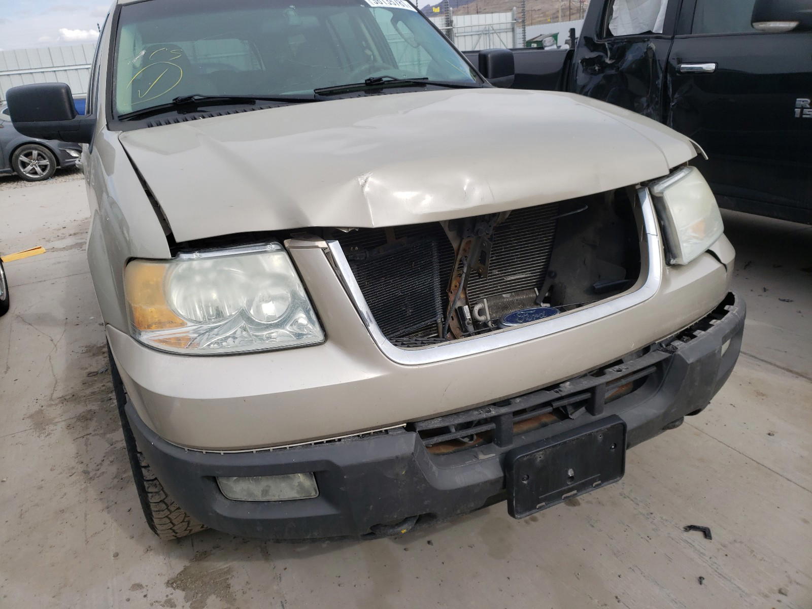 Photo 9 from auction – 2004 FORD EXPEDITION with VIN 1FMPU16L44LA50619
