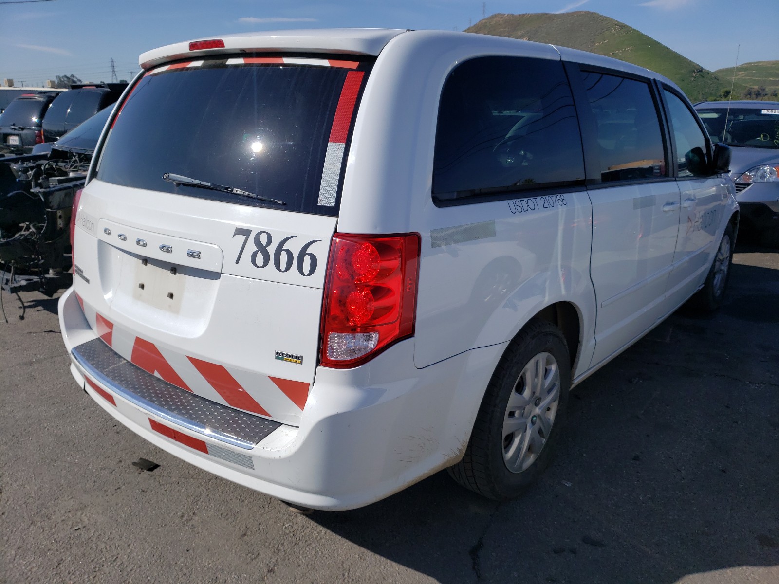 Photo 4 from auction – 2017 DODGE GRAND CARA with VIN 2C4RDGBG4HR828651