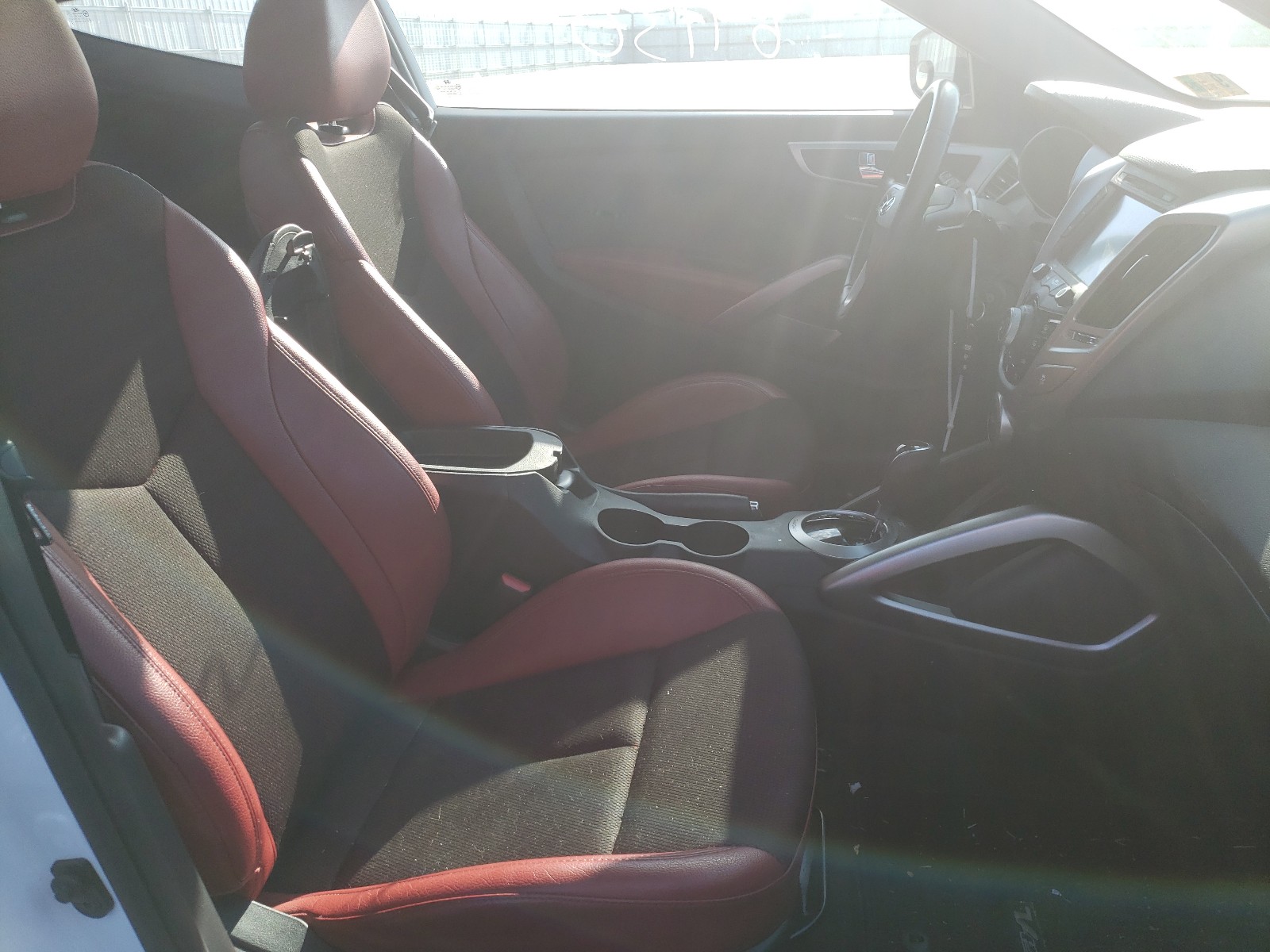 Zdjęcie 5 z aukcji – 2013 HYUNDAI VELOSTER z VIN KMHTC6AD2DU157225