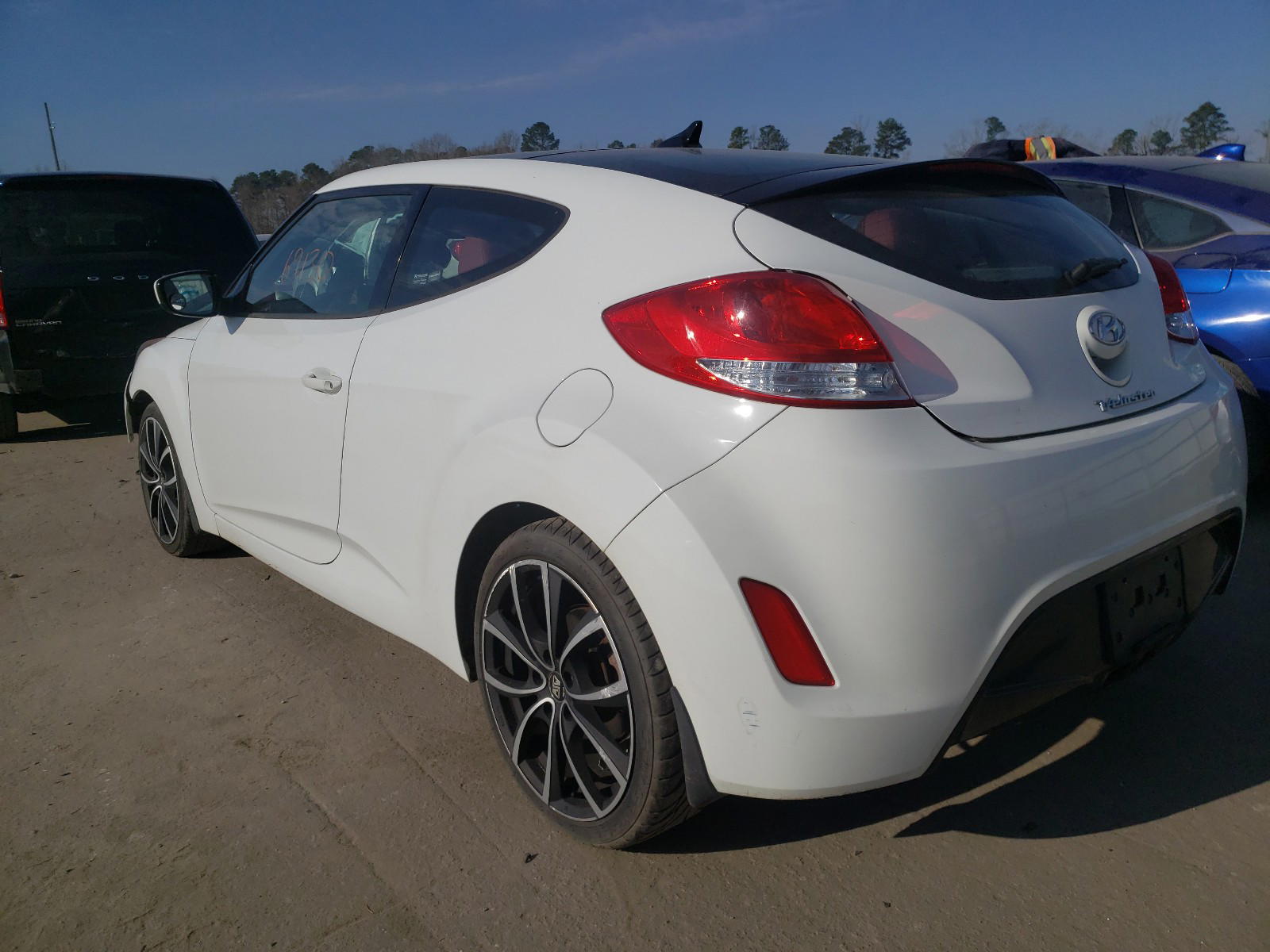 Photo 3 from auction – 2013 HYUNDAI VELOSTER with VIN KMHTC6AD2DU157225