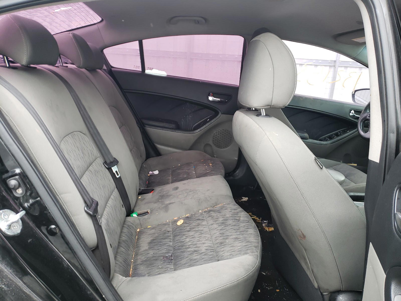 Photo 6 from auction – 2015 KIA FORTE LX with VIN KNAFK4A60F5425161