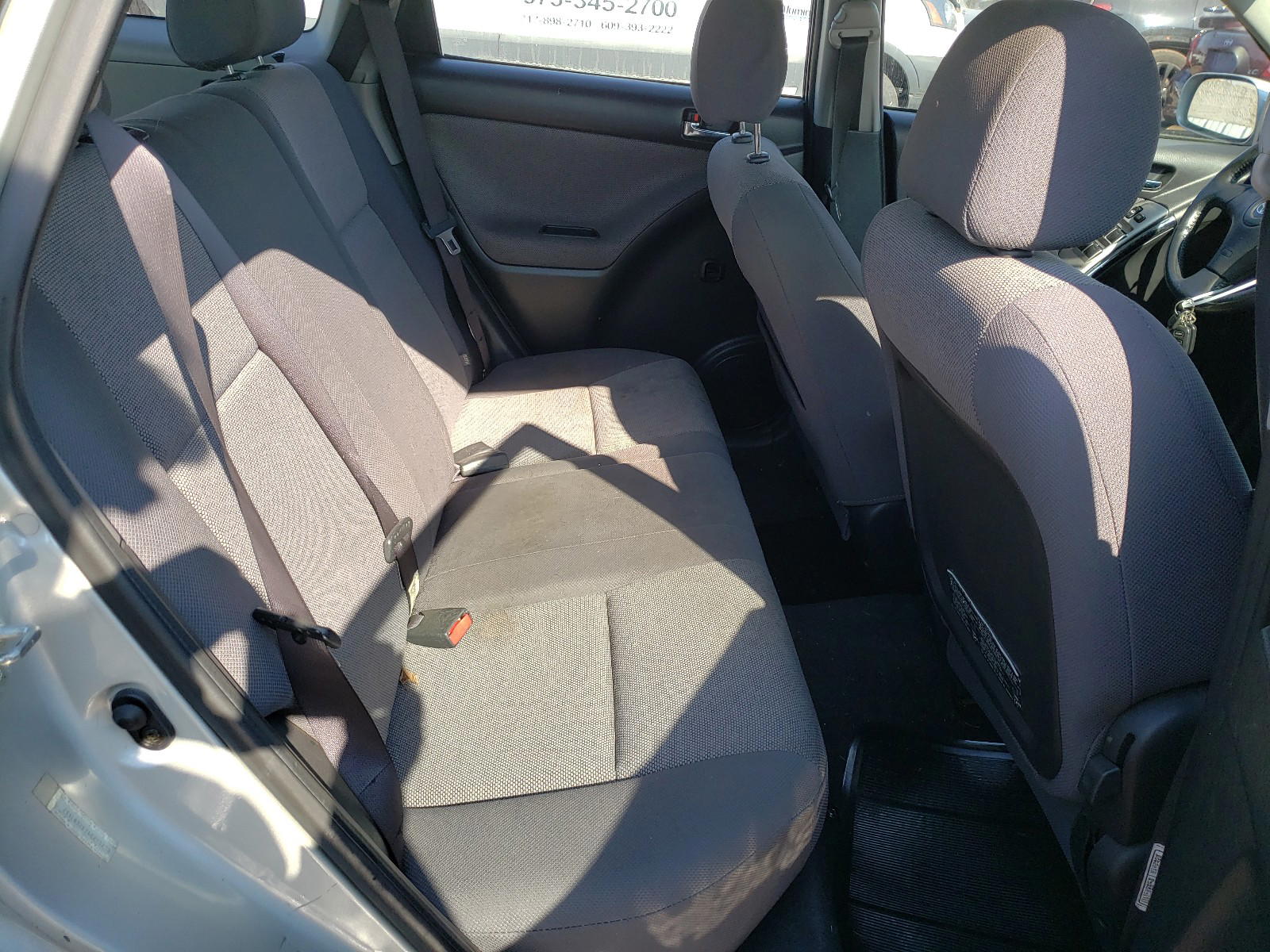 Photo 6 from auction – 2004 TOYOTA MATRIX with VIN 2T1LR32E74C210233