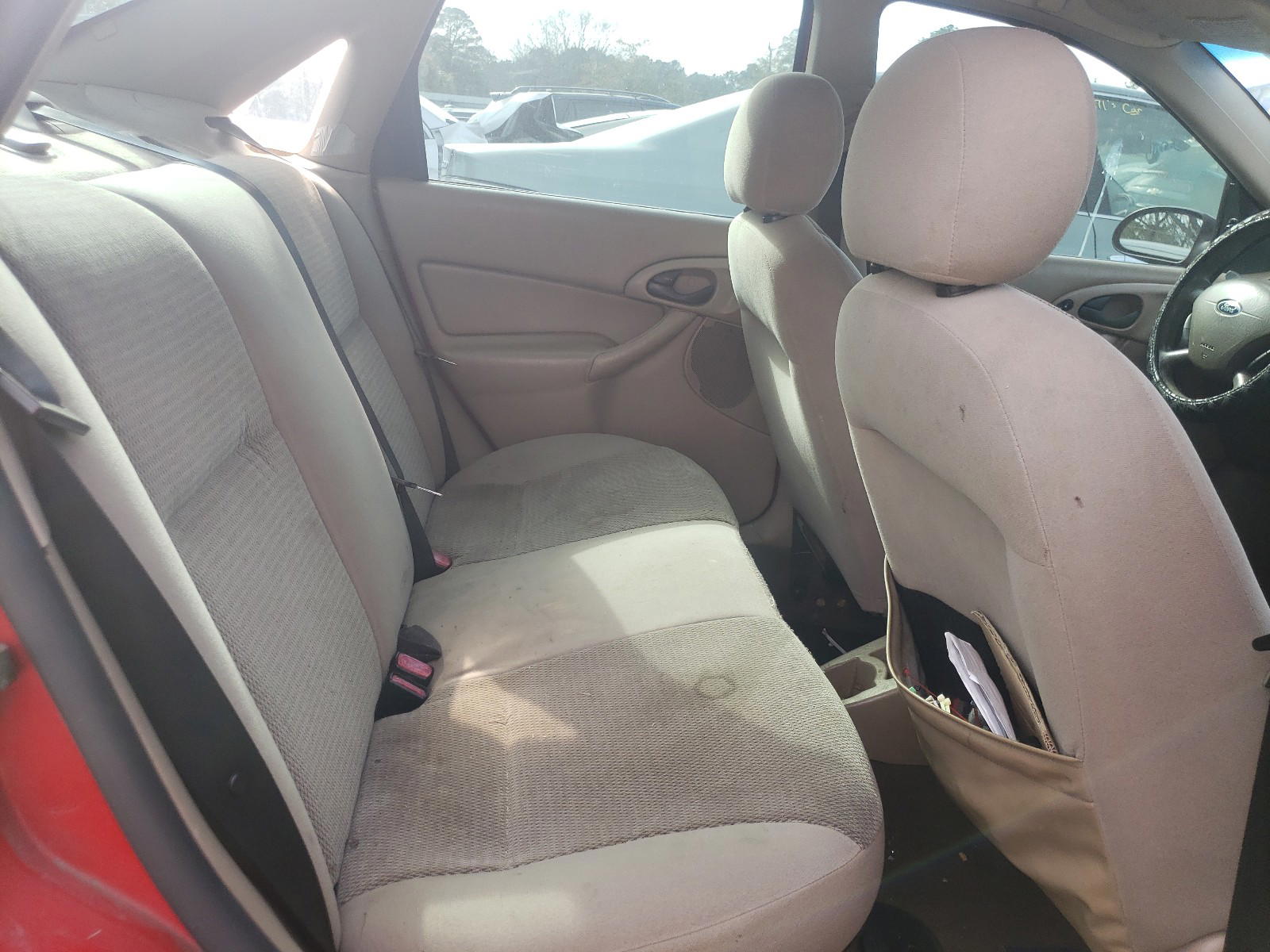 Photo 6 from auction – 2004 FORD FOCUS SE C with VIN 1FAFP34374W171090