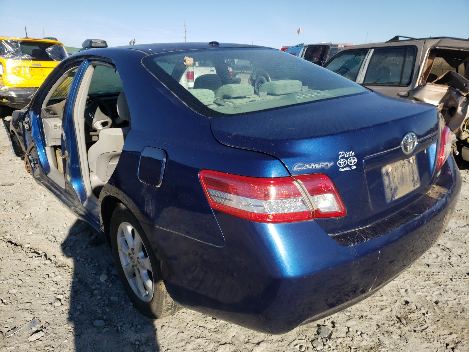 Photo 3 from auction – 2010 TOYOTA CAMRY BASE with VIN 4T1BF3EK4AU557695