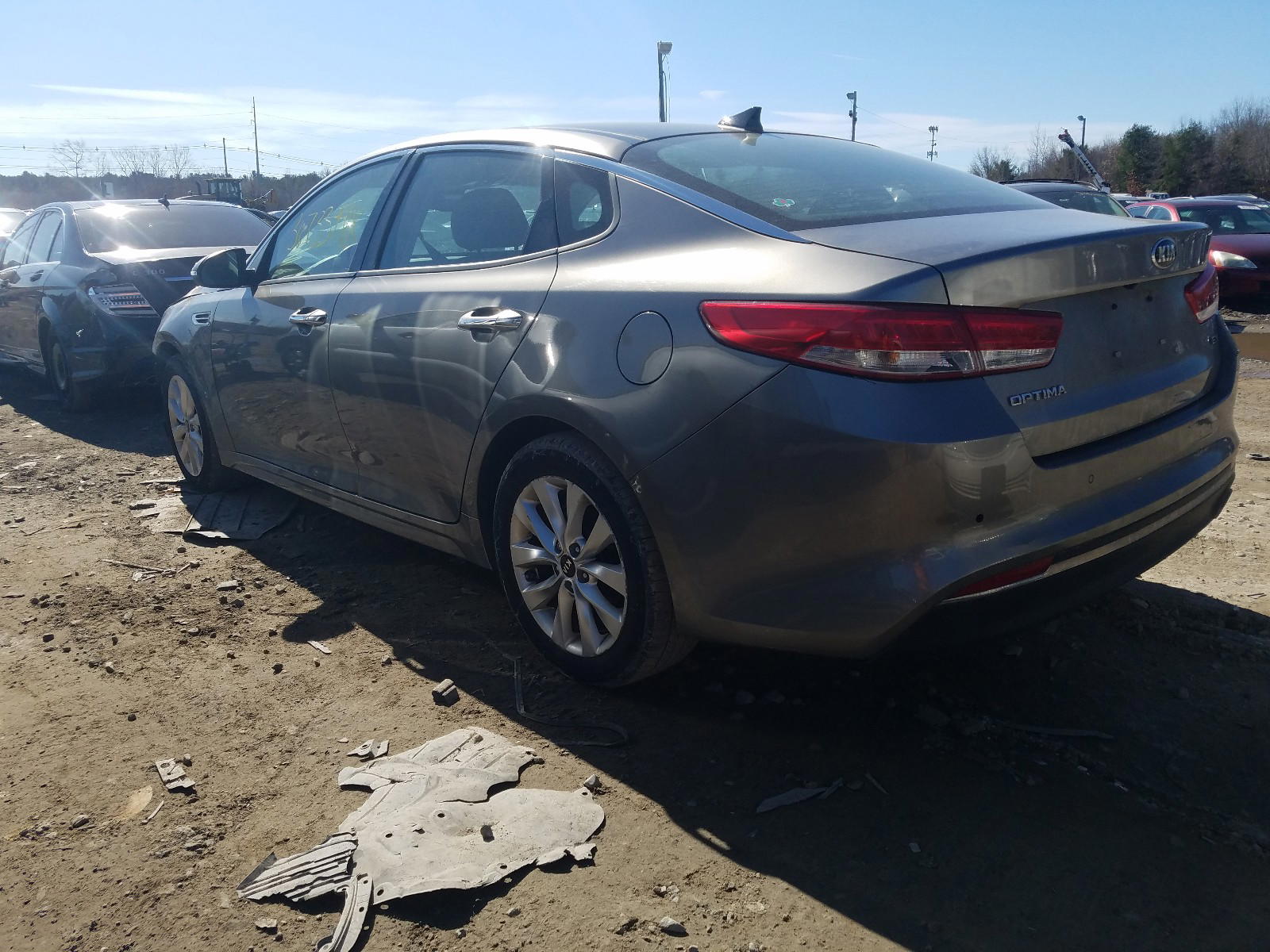 Photo 3 from auction – 2017 KIA OPTIMA EX with VIN 5XXGU4L30HG169347