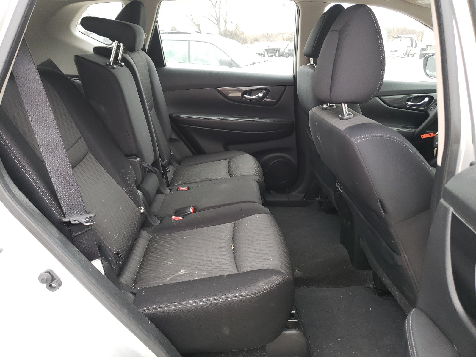 Photo 6 from auction – 2017 NISSAN ROGUE S with VIN JN8AT2MV9HW280916