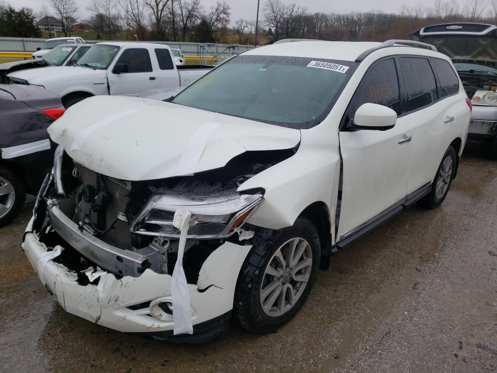 Photo 2 from auction – 2016 NISSAN PATHFINDER with VIN 5N1AR2MM7GC637216