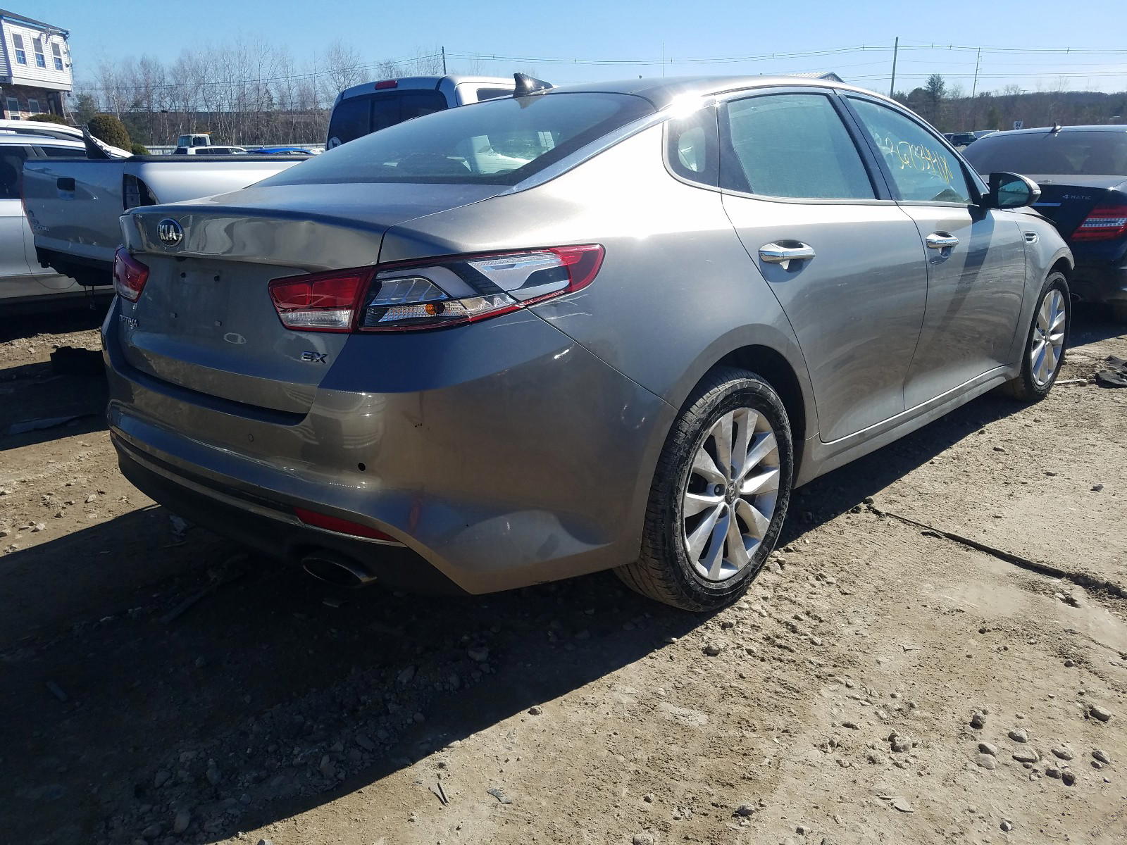 Photo 4 from auction – 2017 KIA OPTIMA EX with VIN 5XXGU4L30HG169347