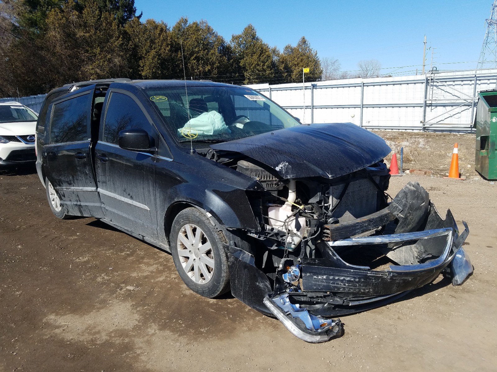 CHRYSLER TOWN & COU 2014 with VIN 2C4RC1BG1ER115072 - Photo from auction