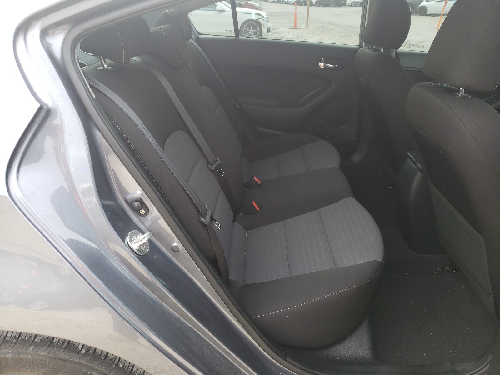 Photo 6 from auction – 2018 KIA FORTE LX with VIN 3KPFL4A70JE253932