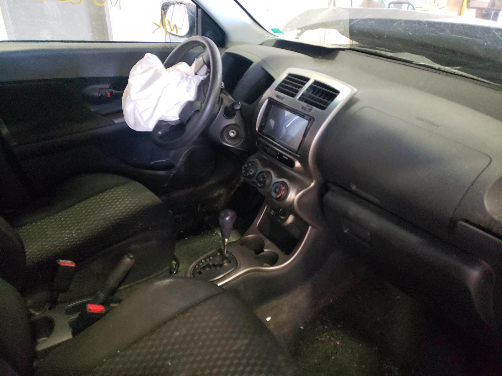 Photo 5 from auction – 2011 TOYOTA SCION XD with VIN JTKKU4B40B1010621