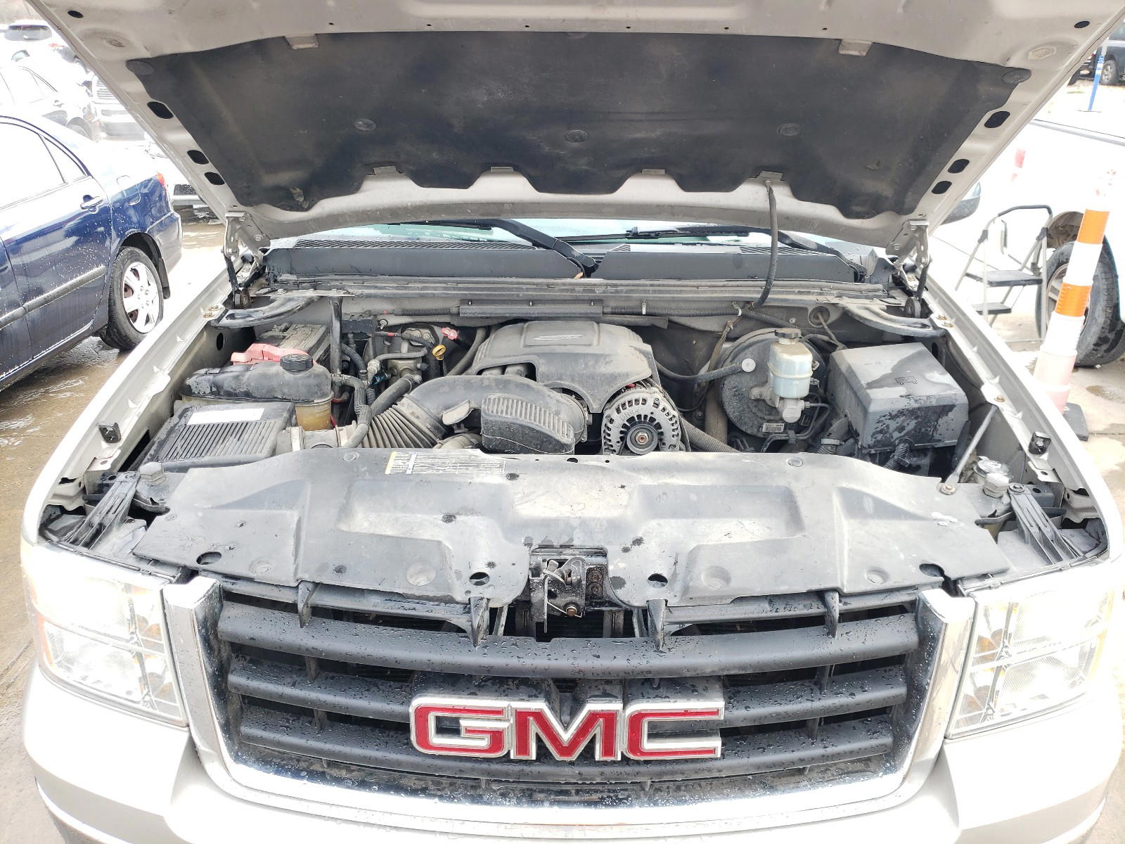 Photo 7 from auction – 2007 GMC NEW SIERRA with VIN 2GTEC13C171530808