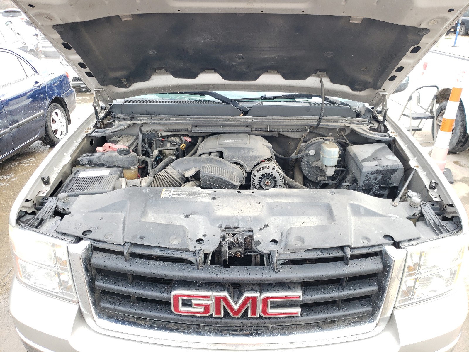 صورة رقم 7 من المزاد - 2007 GMC NEW SIERRA مع VIN 2GTEC13C171530808