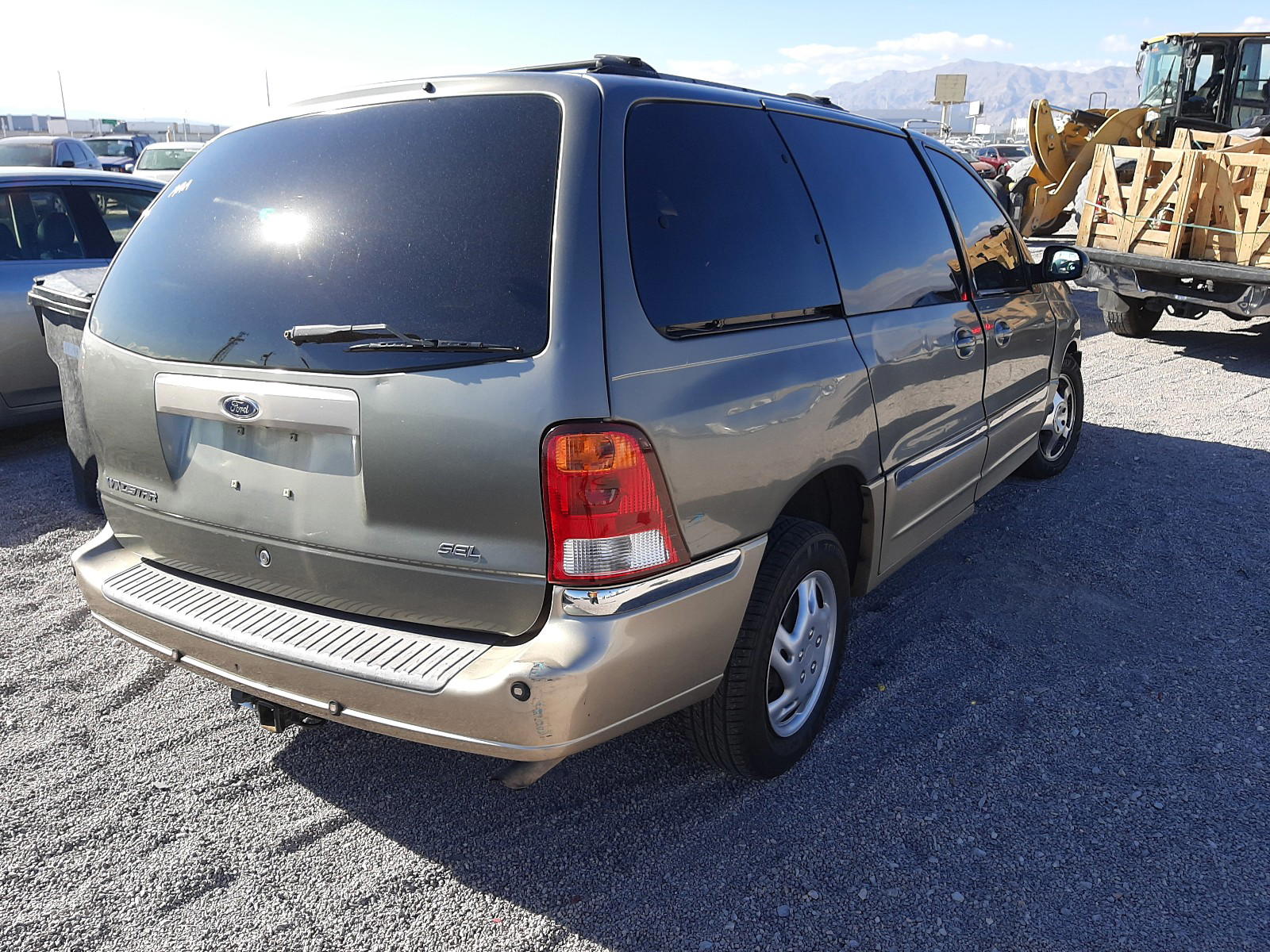 Photo 4 from auction – 2000 FORD WINDSTAR S with VIN 2FMZA5345YBC17050