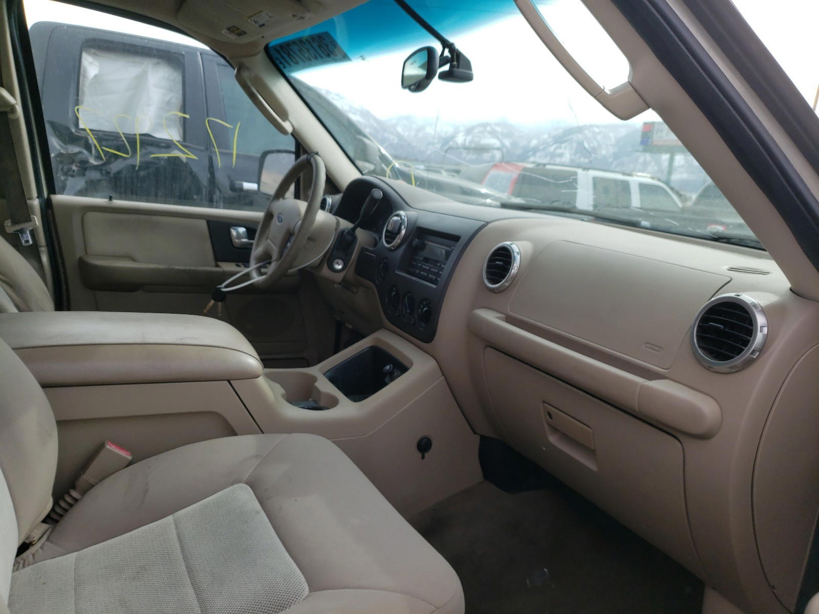 Photo 5 from auction – 2004 FORD EXPEDITION with VIN 1FMPU16L44LA50619