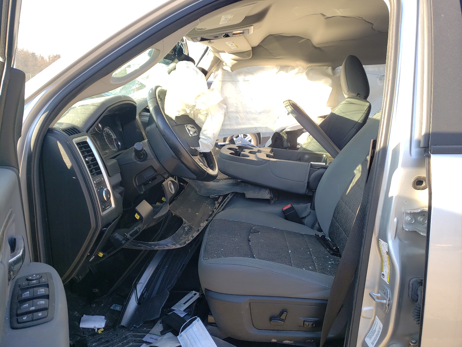 Photo 5 from auction – 2014 RAM 2500 SLT with VIN 3C6UR5DL7EG141408