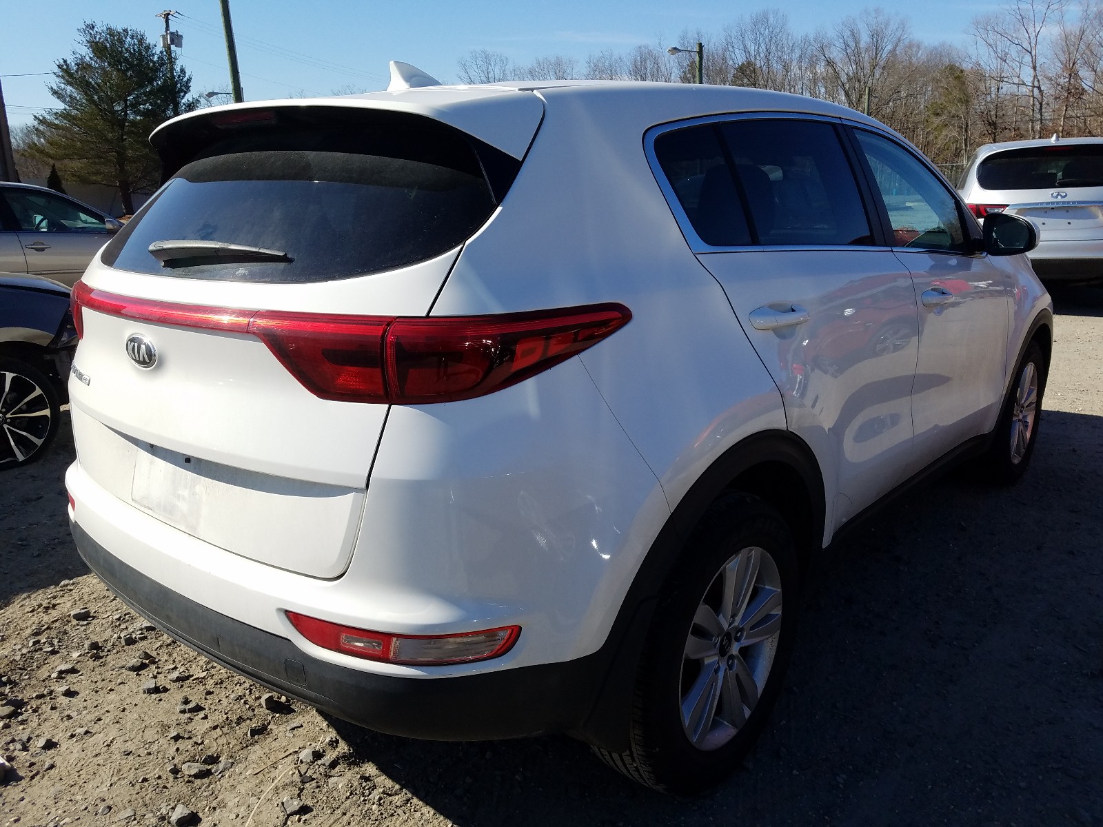 Photo 4 from auction – 2017 KIA SPORTAGE L with VIN KNDPM3AC3H7117328