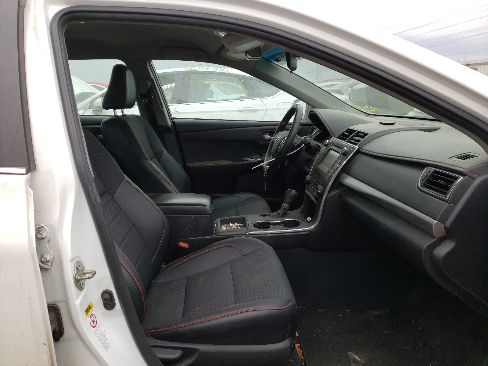 Photo 5 from auction – 2015 TOYOTA CAMRY LE with VIN 4T1BF1FK5FU073755